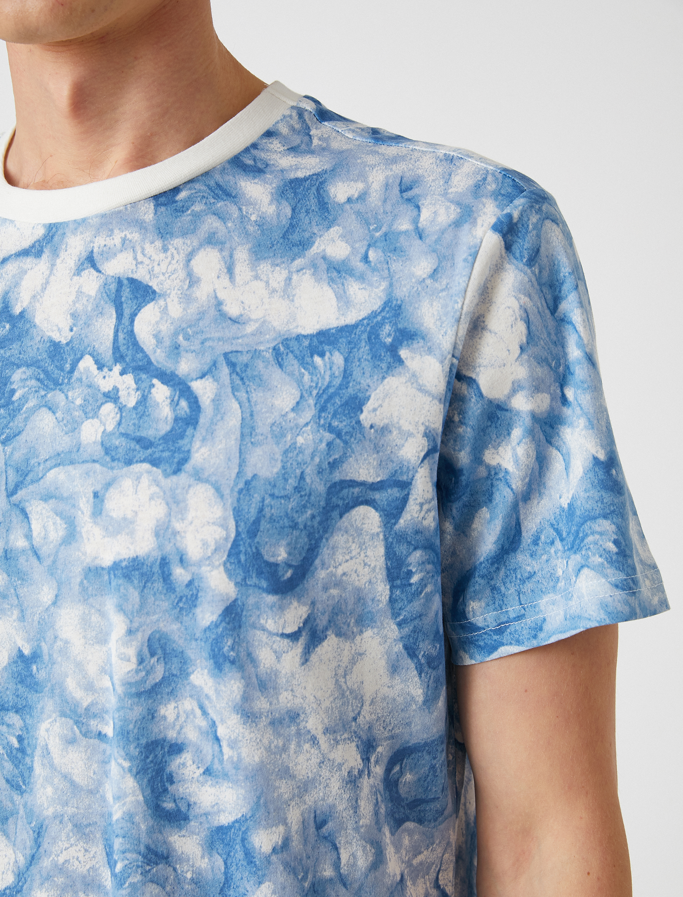   Sulu Boya Temalı Tişört