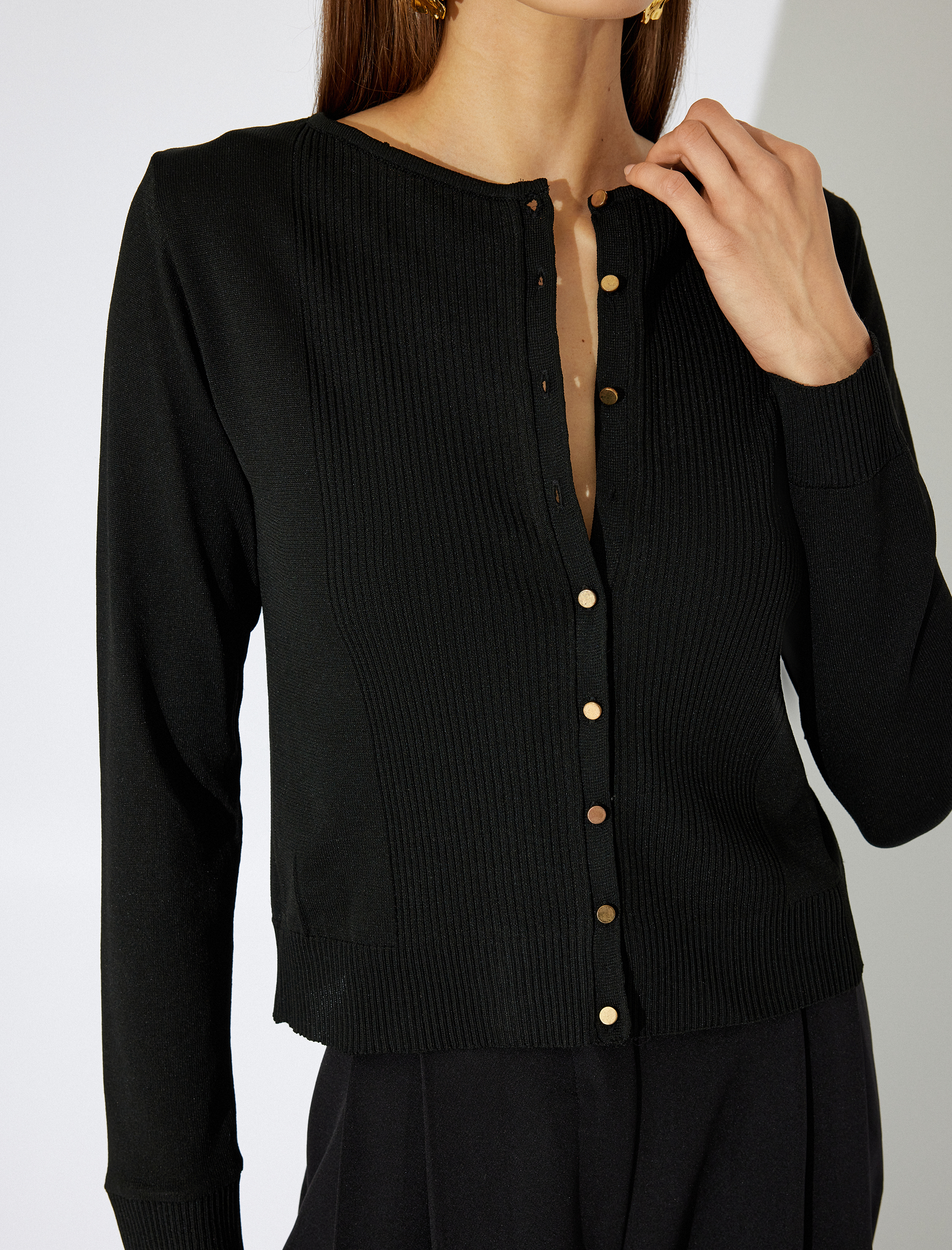   Koton X Zeynep Bastık - Yuvarlak Yaka Düğmeli Uzun Kollu Triko Hırka