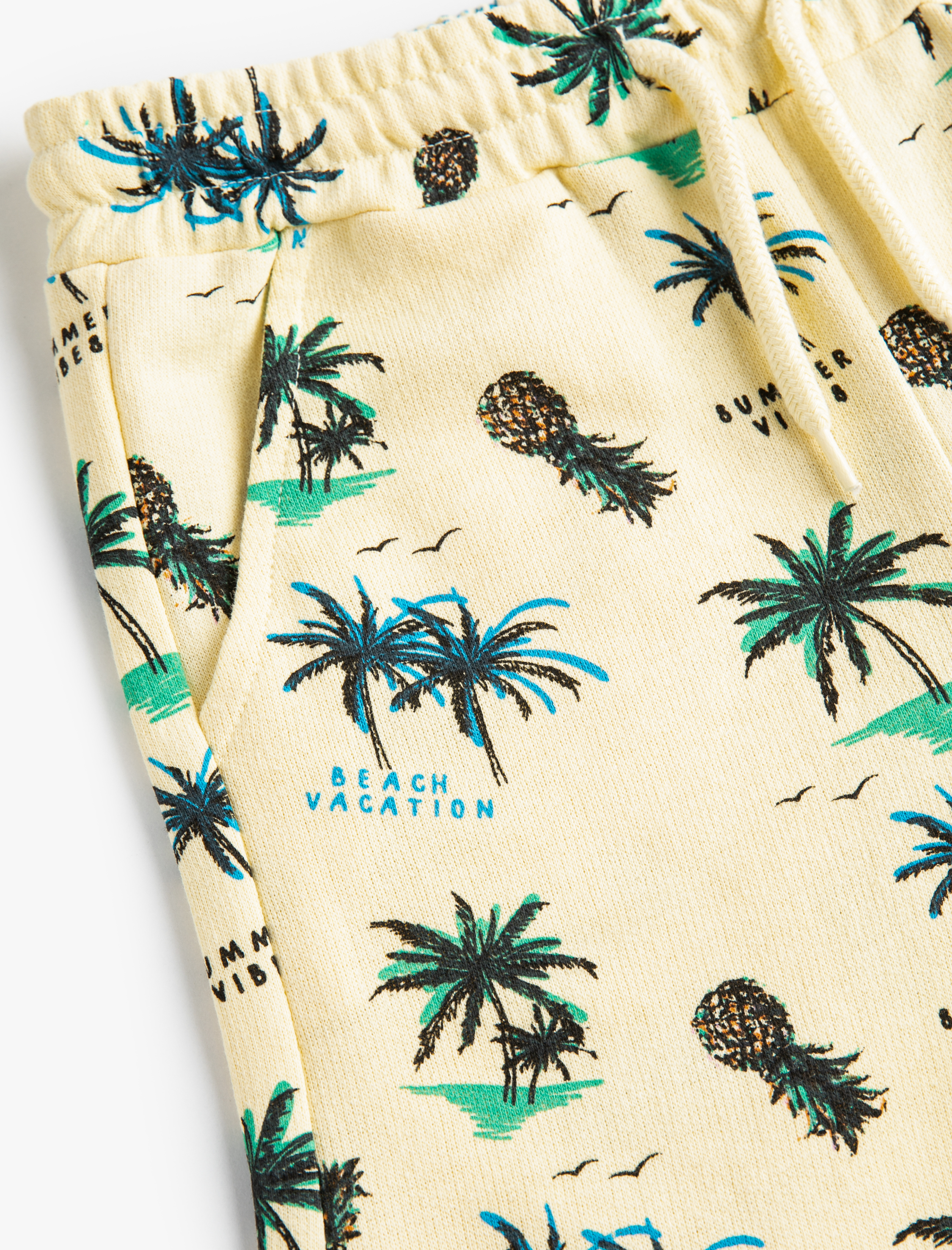  Erkek Çocuk Palmiye Baskılı Şort Beli Lastikli Diz Üstü Pamuklu