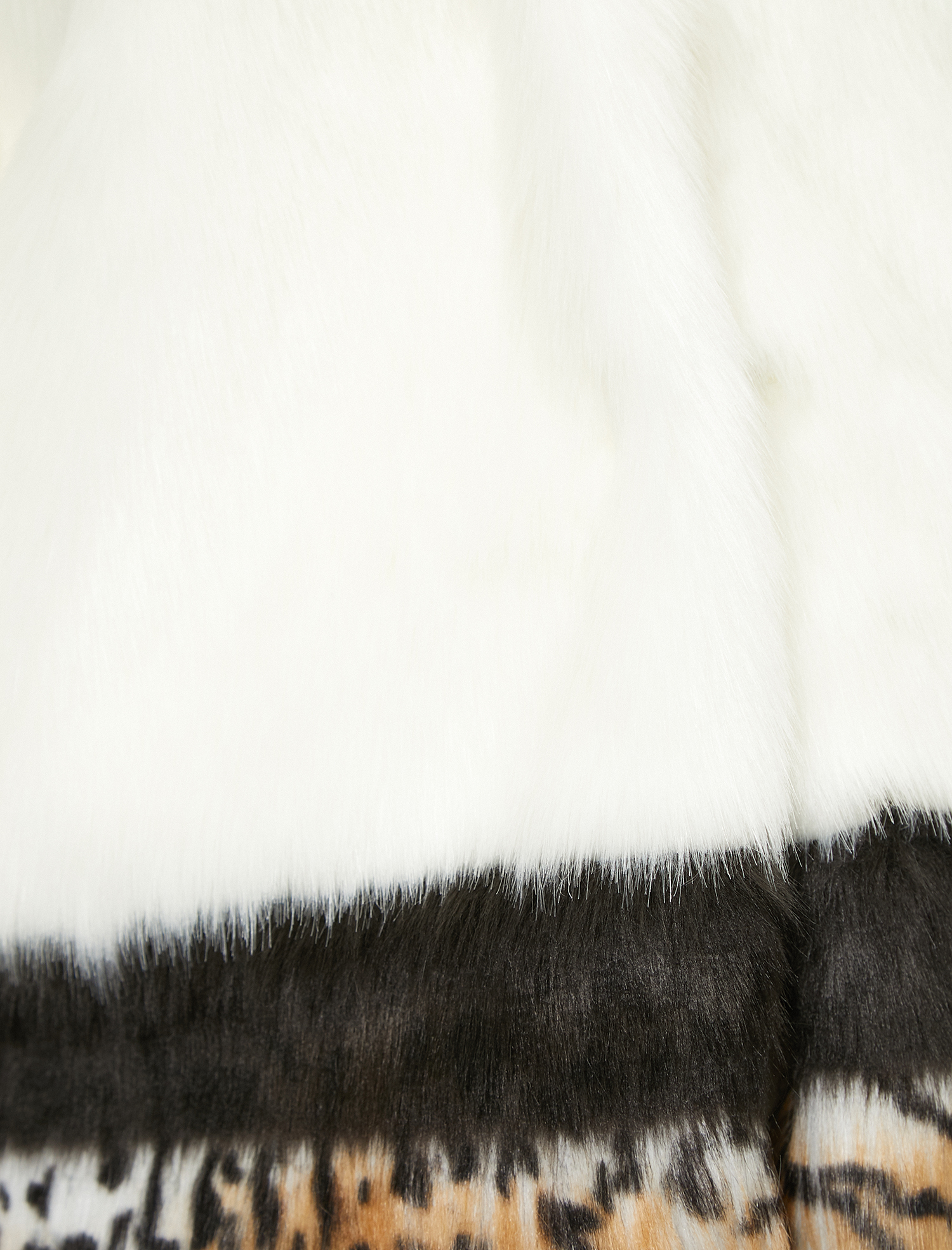 Suni Kürk Detaylı Kaban