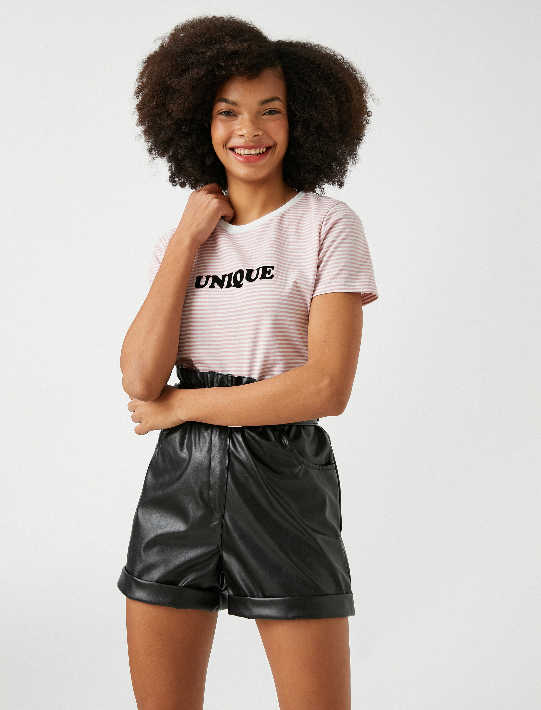   Kısa Kollu Bisiklet Yaka Tişört