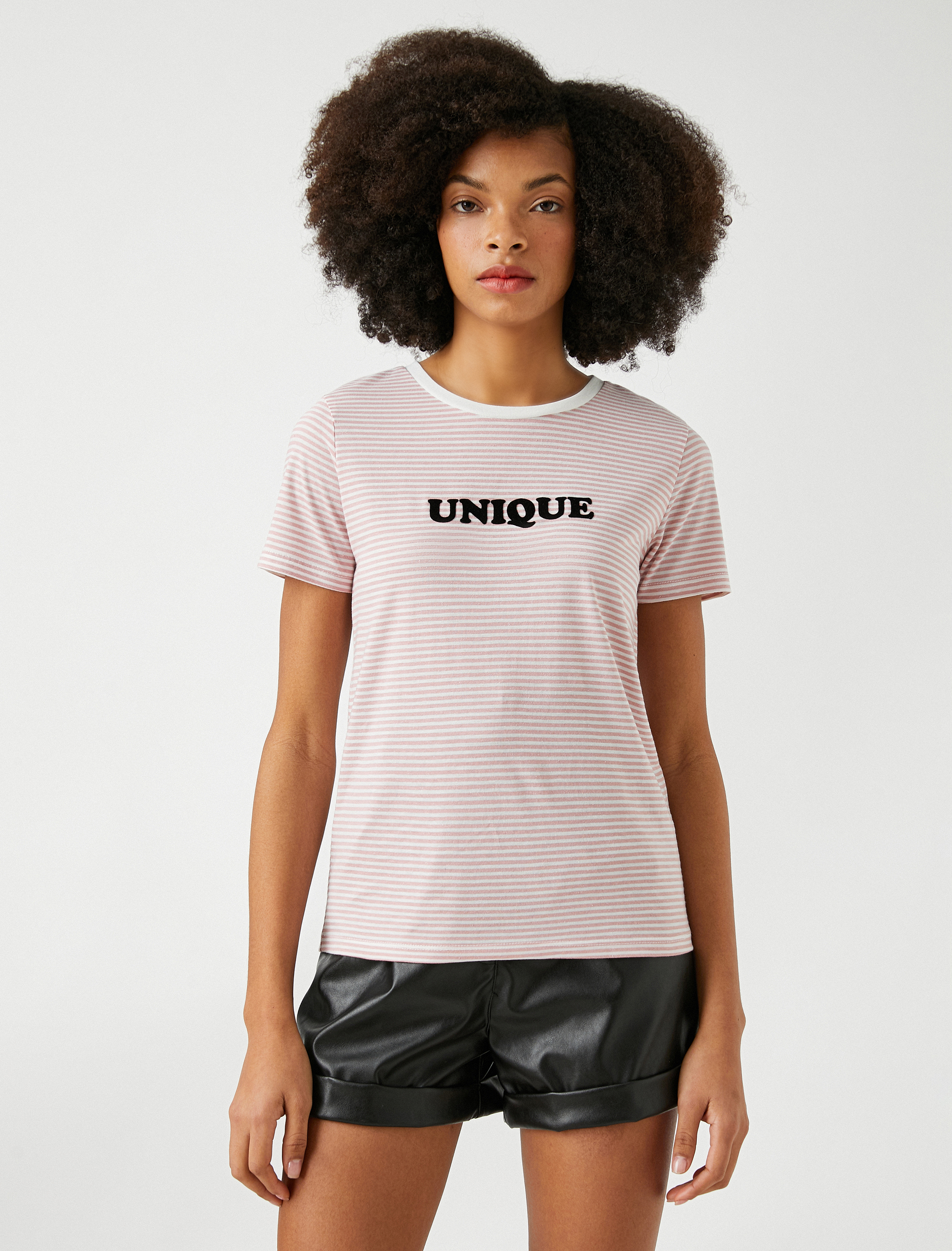   Kısa Kollu Bisiklet Yaka Tişört