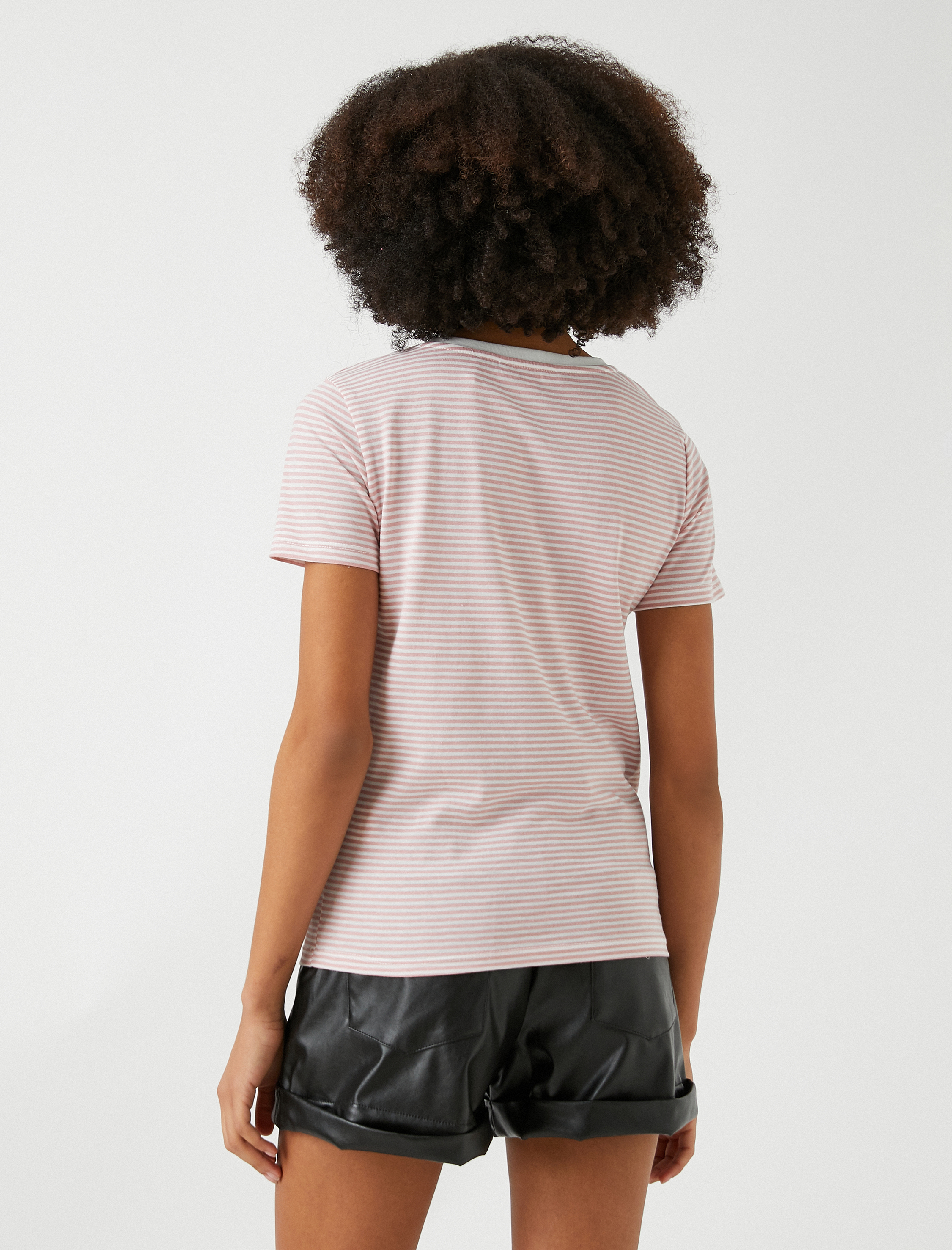   Kısa Kollu Bisiklet Yaka Tişört