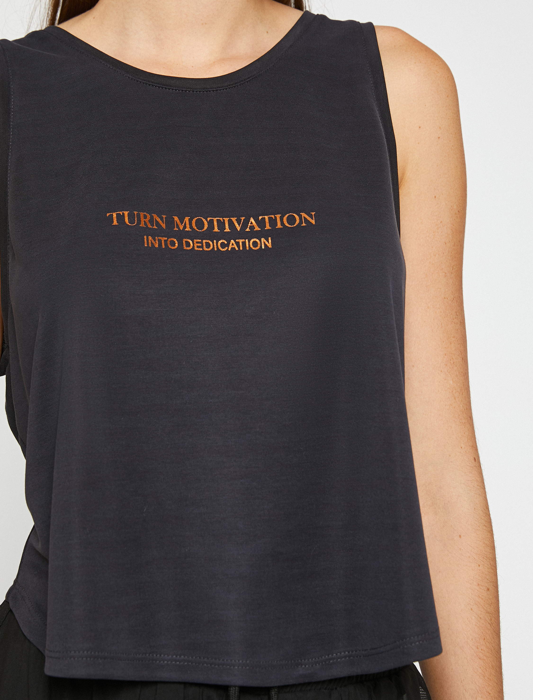   Kolsuz Tişört Slogan Baskılı Modal Karışımlı İpeksi Dokulu