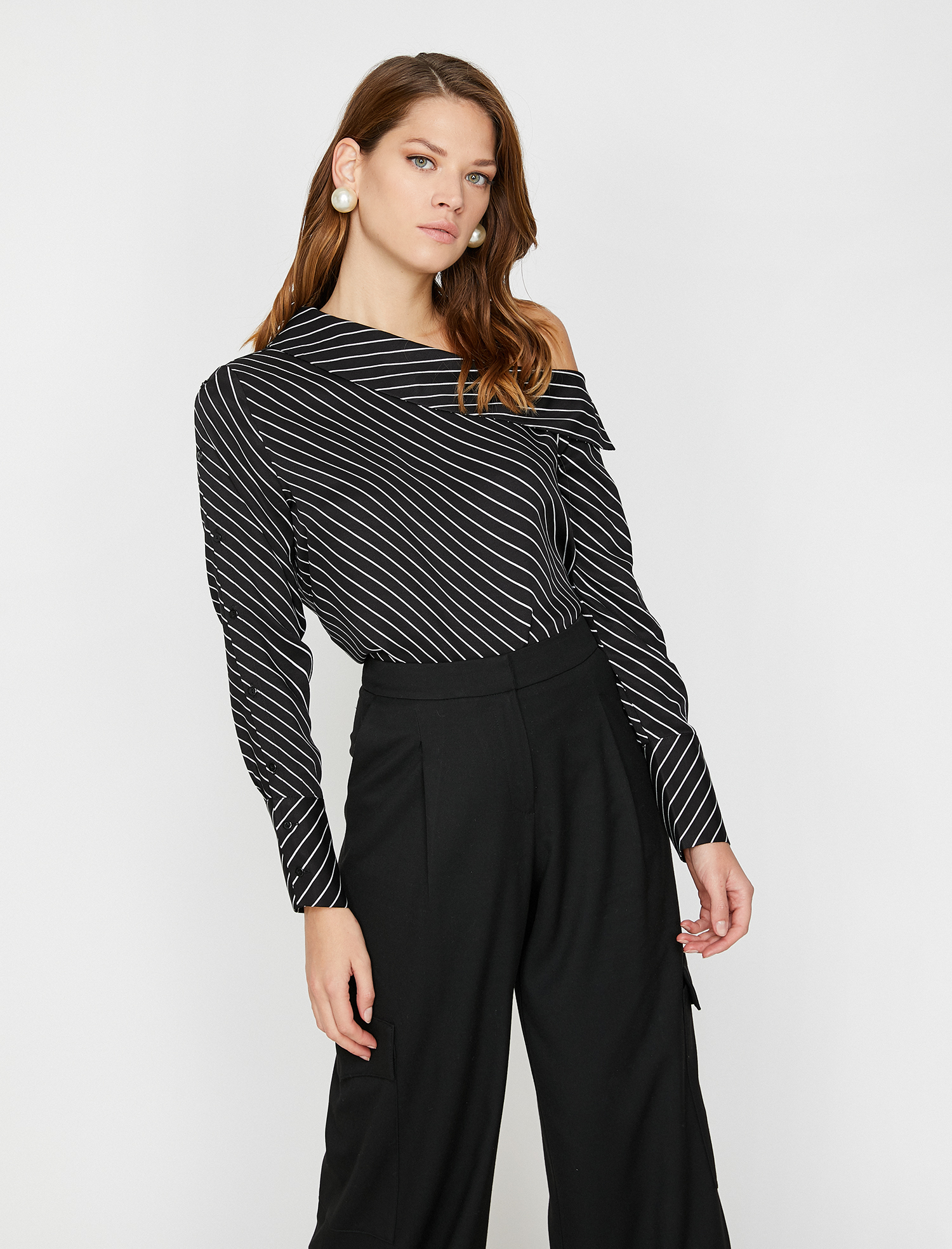   Düşük Omuz Çizgili Bluz