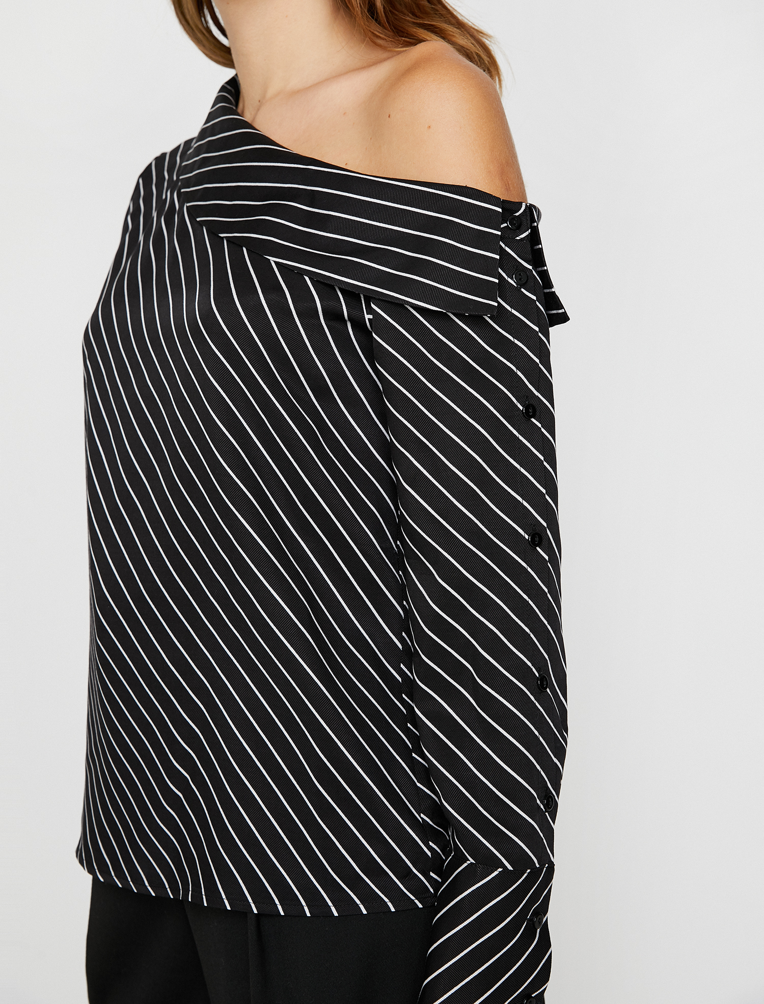   Düşük Omuz Çizgili Bluz
