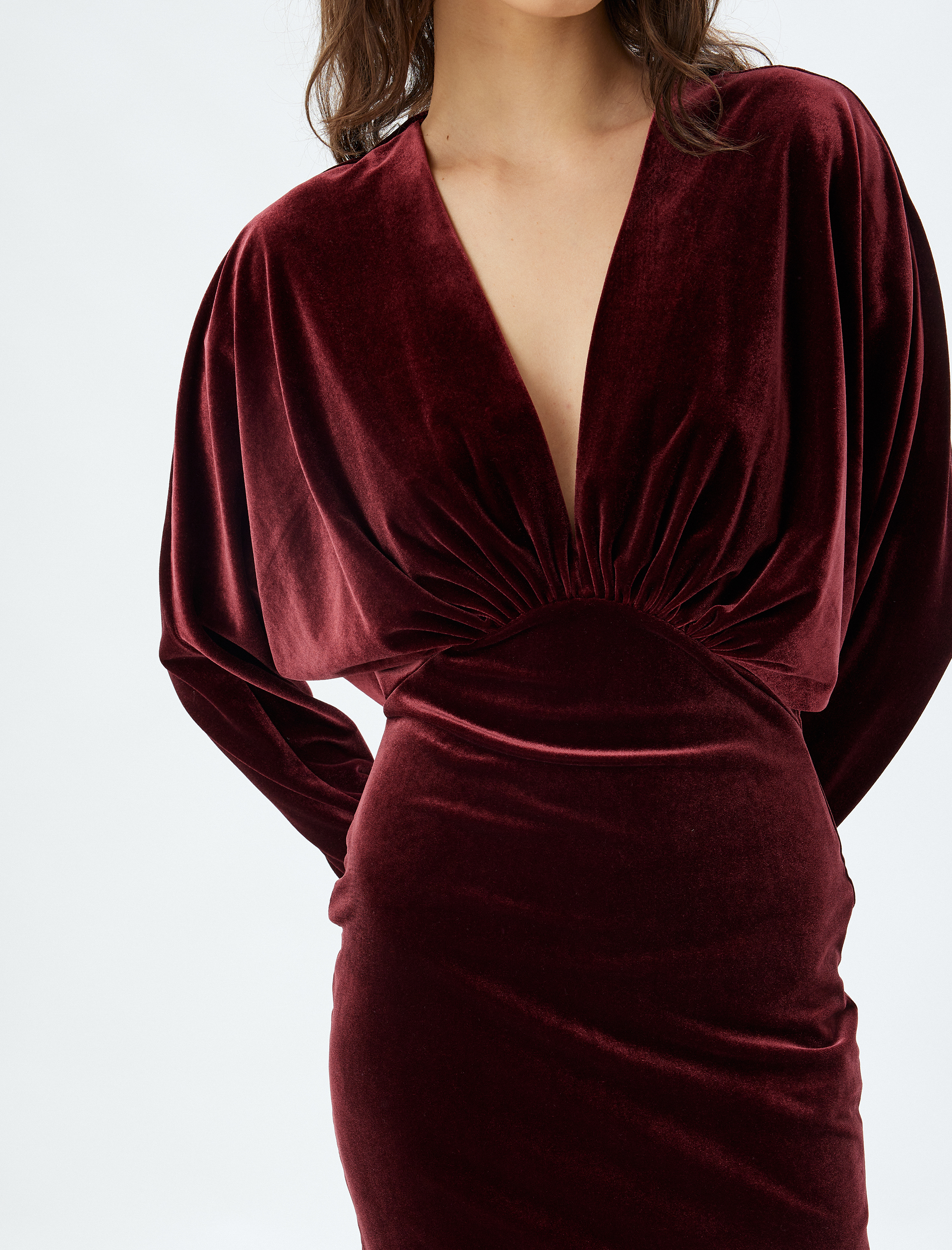   Kadife Mini Elbise V Yaka Uzun Yarasa Kollu Drape  Detaylı Slim Fit