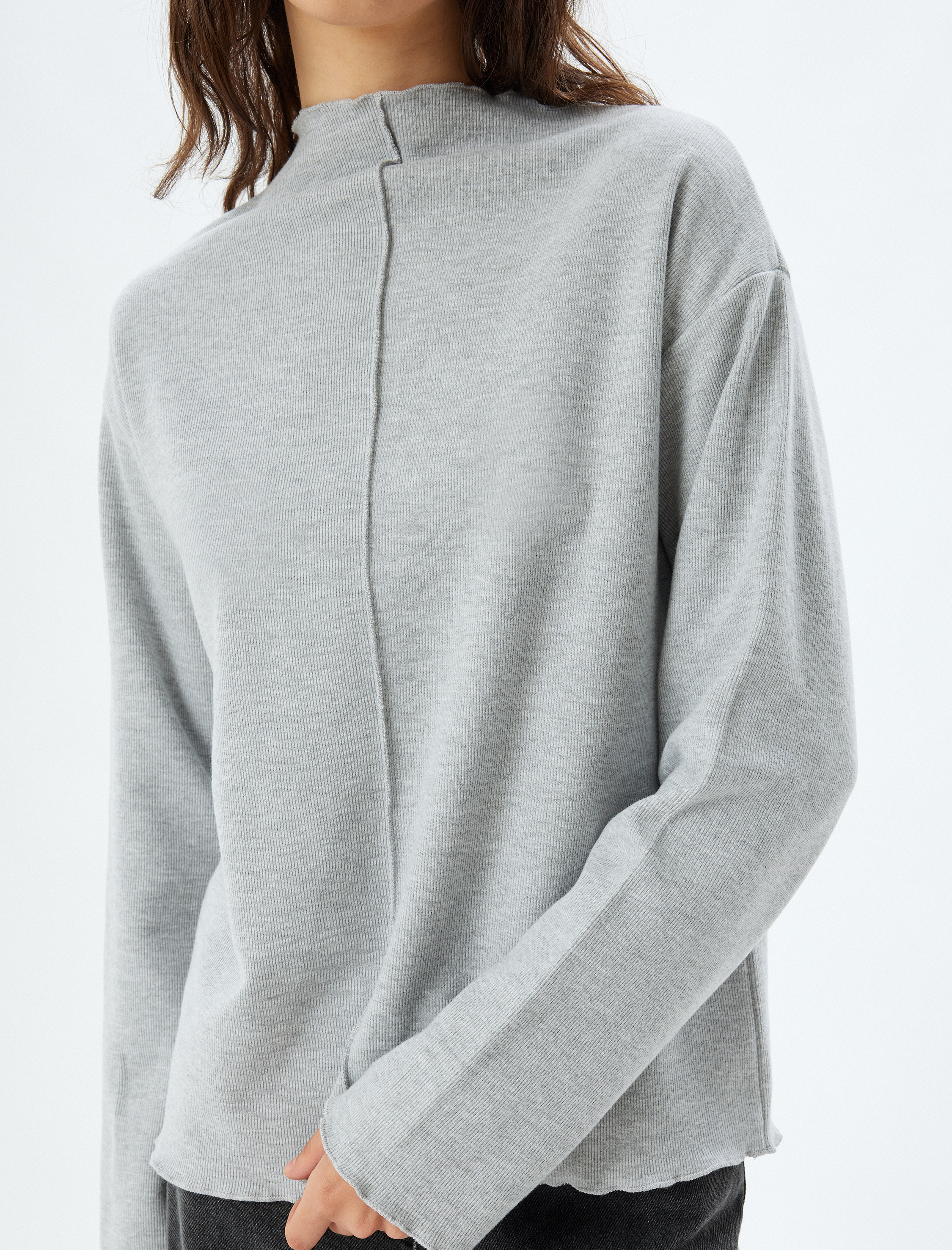   Dokulu Dik Yaka Uzun Kollu Kazak