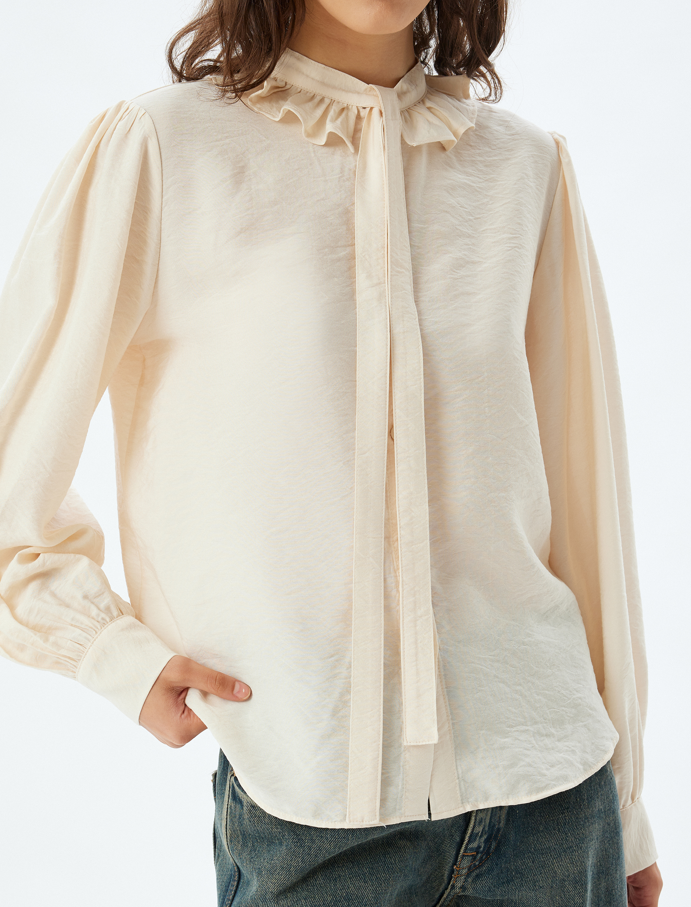 Koton X Sima Tarkan - Fiyonk Fular Yaka Gömlek Viskon Kumaş Uzun Kollu