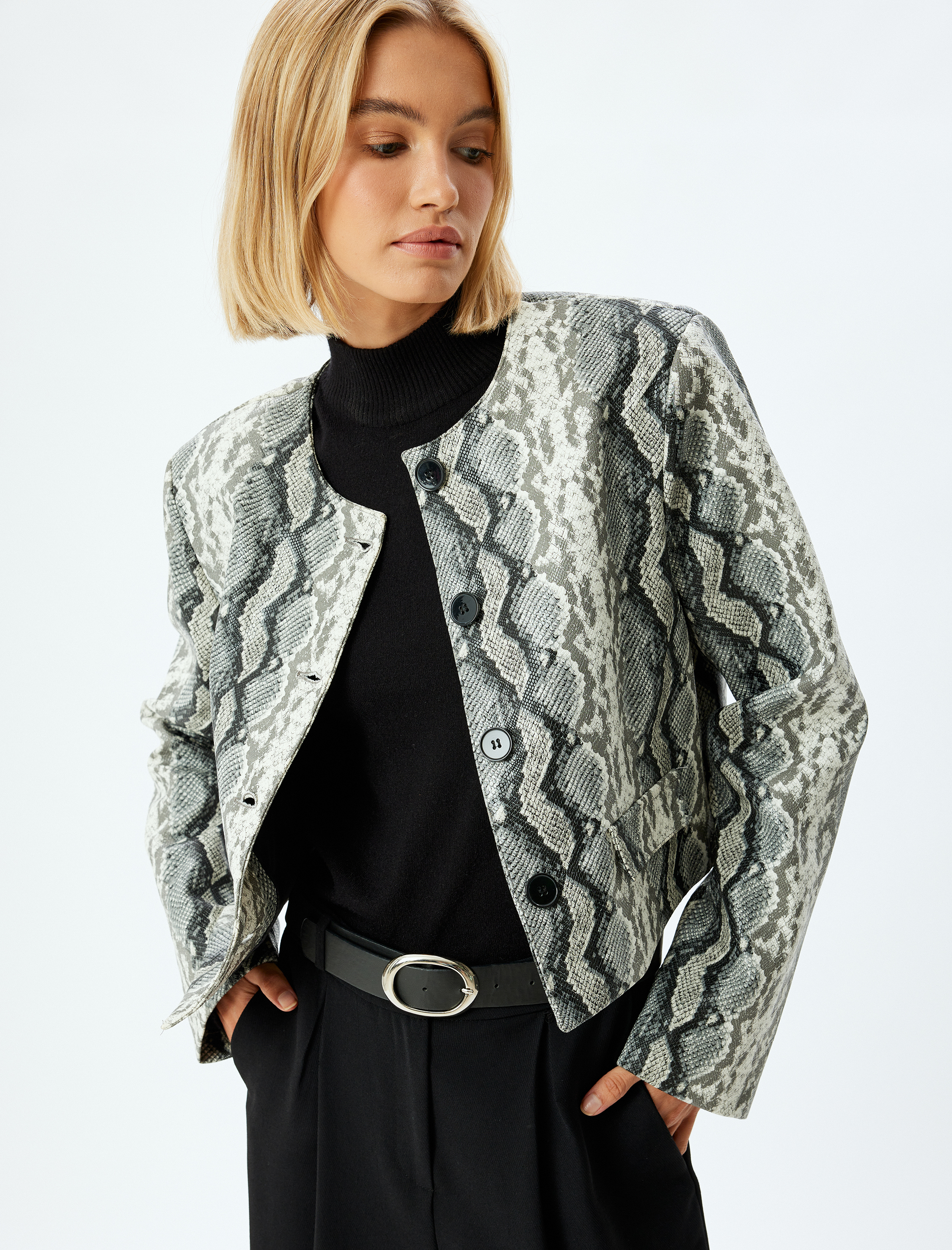 Suni Deri Ceket Yılan Derisi Görünümlü Yuvarlak Yaka Düğmeli