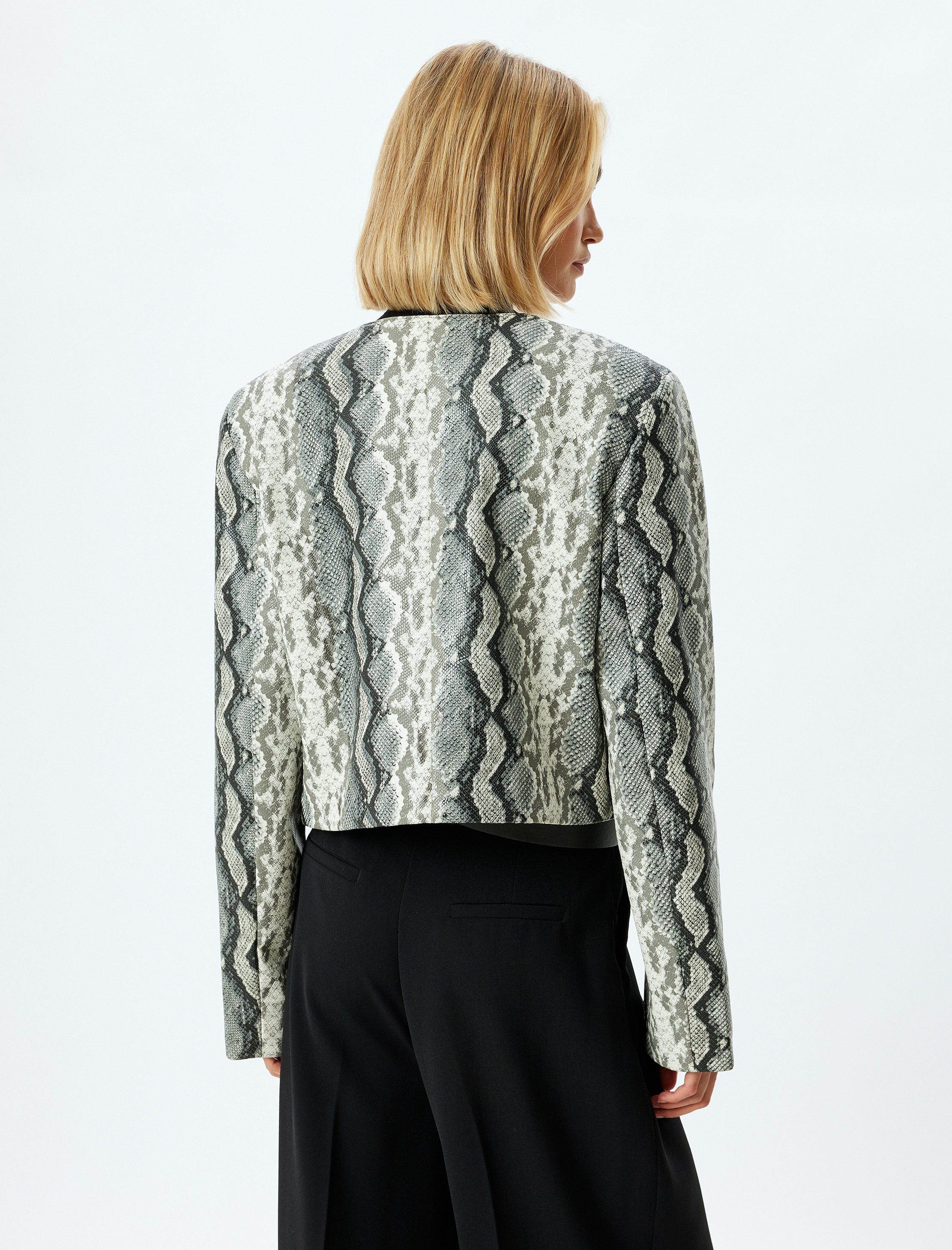 Suni Deri Ceket Yılan Derisi Görünümlü Yuvarlak Yaka Düğmeli