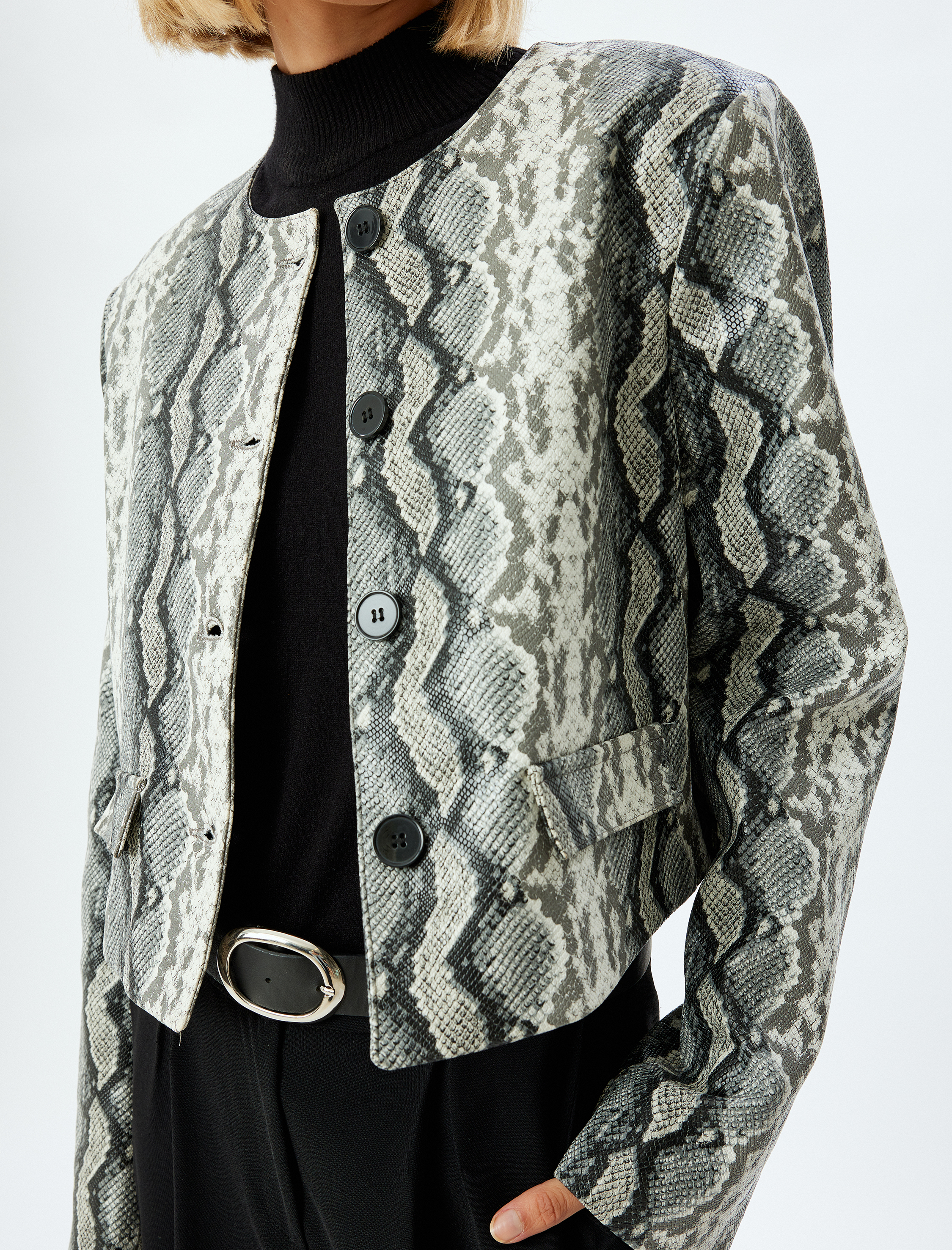 Suni Deri Ceket Yılan Derisi Görünümlü Yuvarlak Yaka Düğmeli