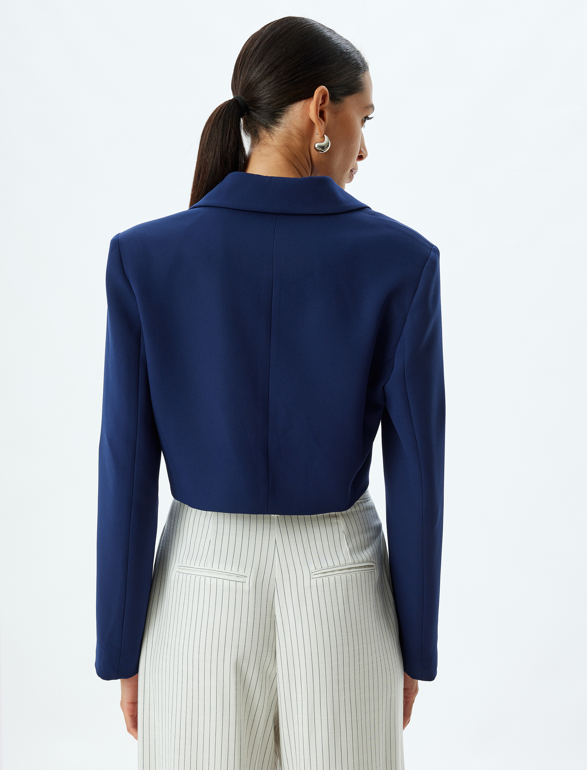   Kruvaze Crop Blazer Ceket Armürlü Zincir Detaylı Düğmeli