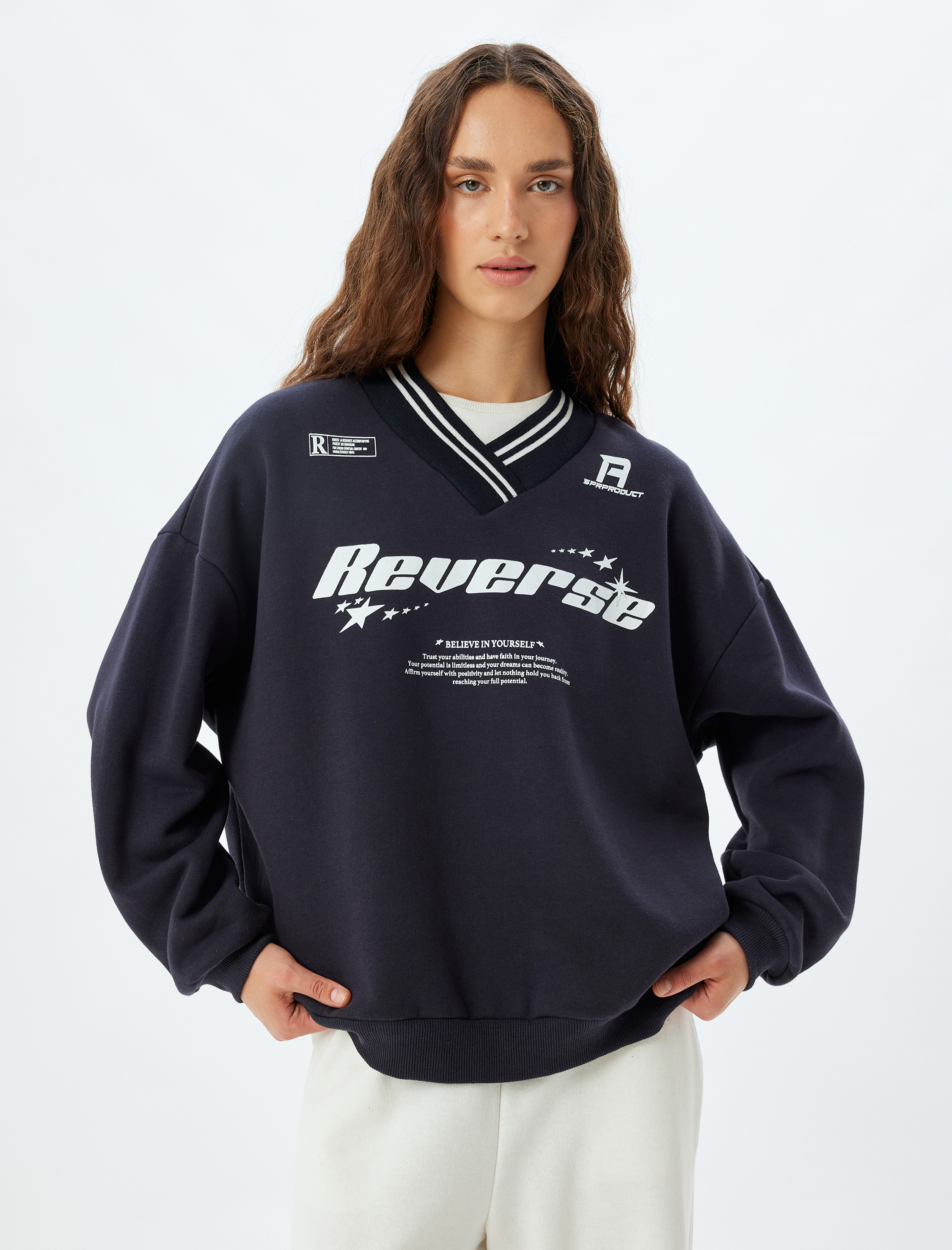   Şardonlu Oversize Sweatshirt V Yaka Slogan Baskılı Biyeli