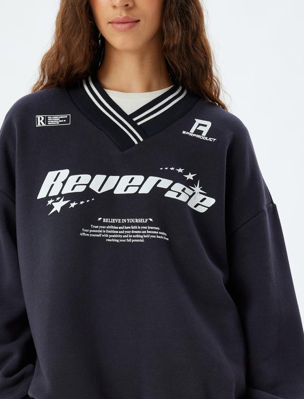 Oversize Sweatshirt V Yaka Slogan Baskılı Biyeli_4