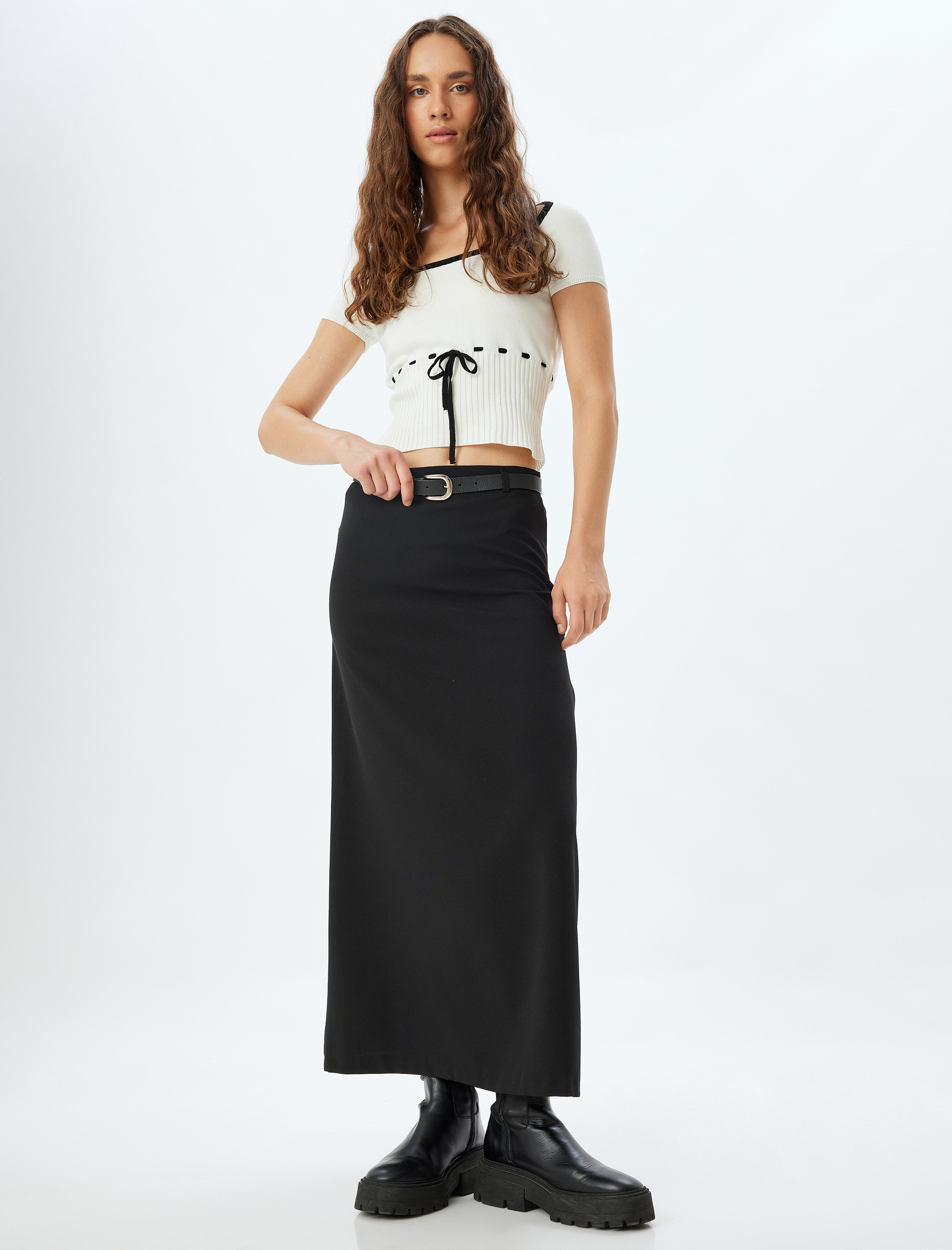   Crop Kazak Kısa Kollu Fiyonk Detaylı Kare Yaka Slim Fit