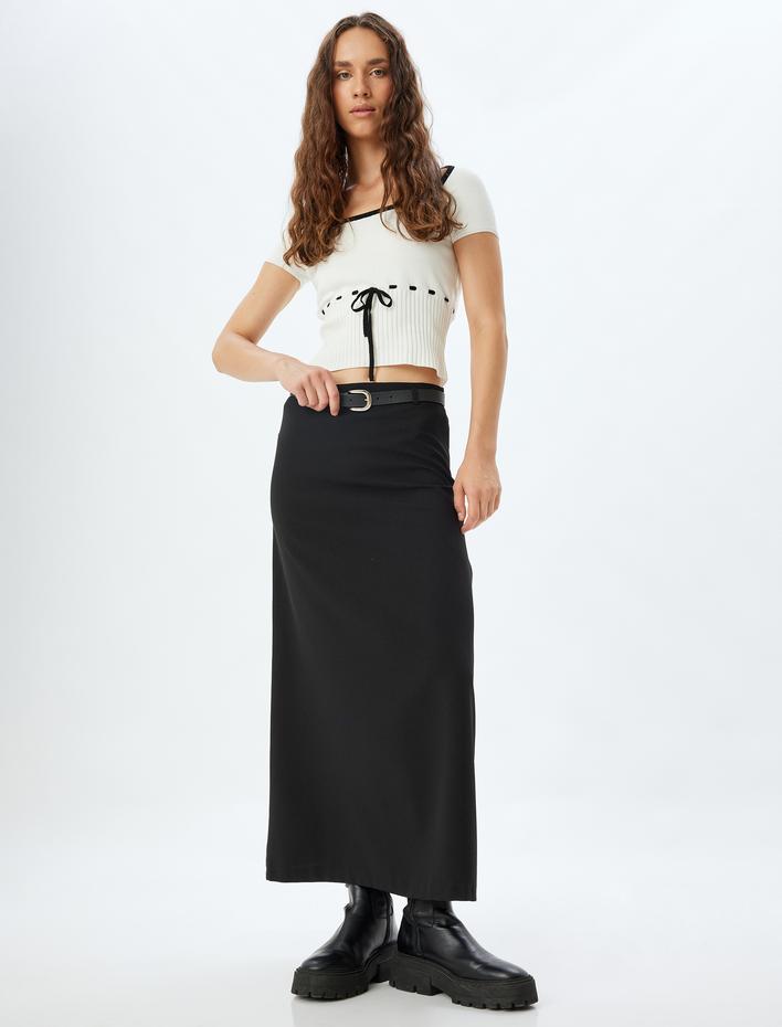  Crop Kazak Kısa Kollu Fiyonk Detaylı Kare Yaka Slim Fit