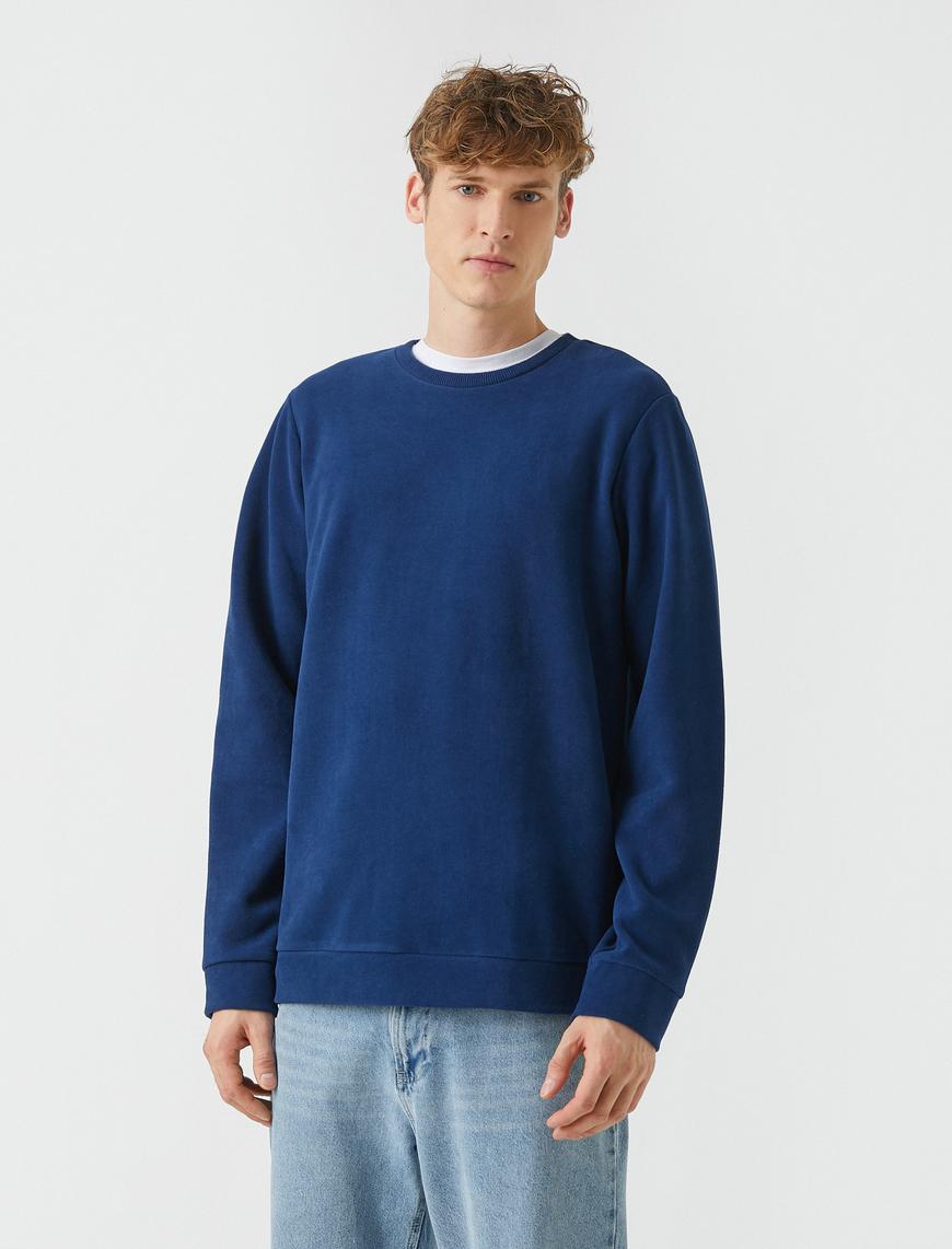   Basic Sweatshirt