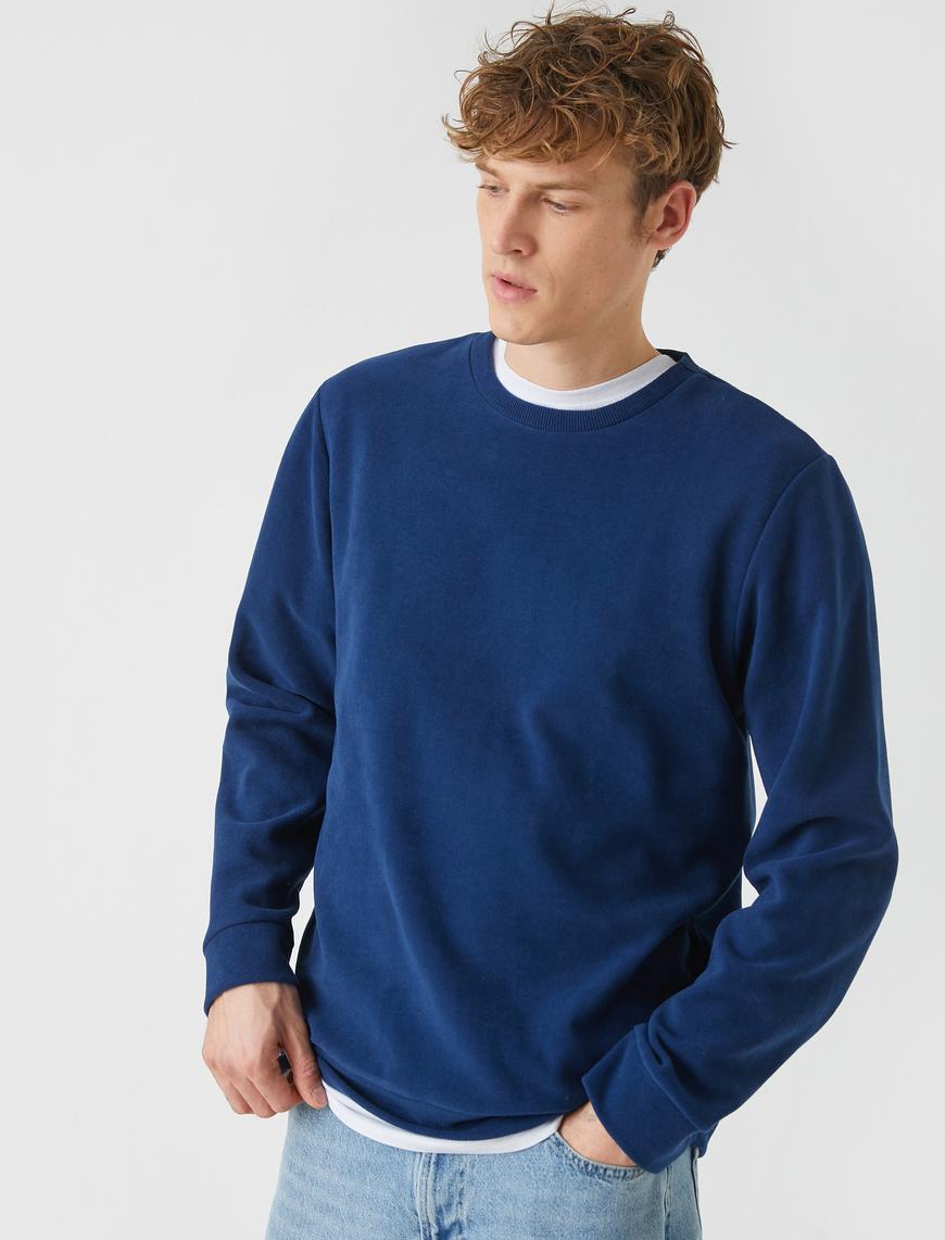   Basic Sweatshirt