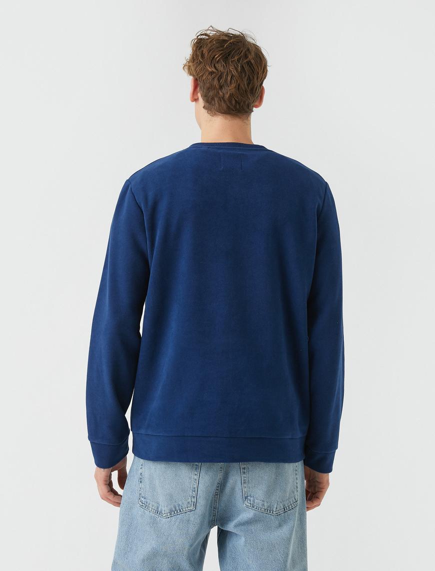   Basic Sweatshirt