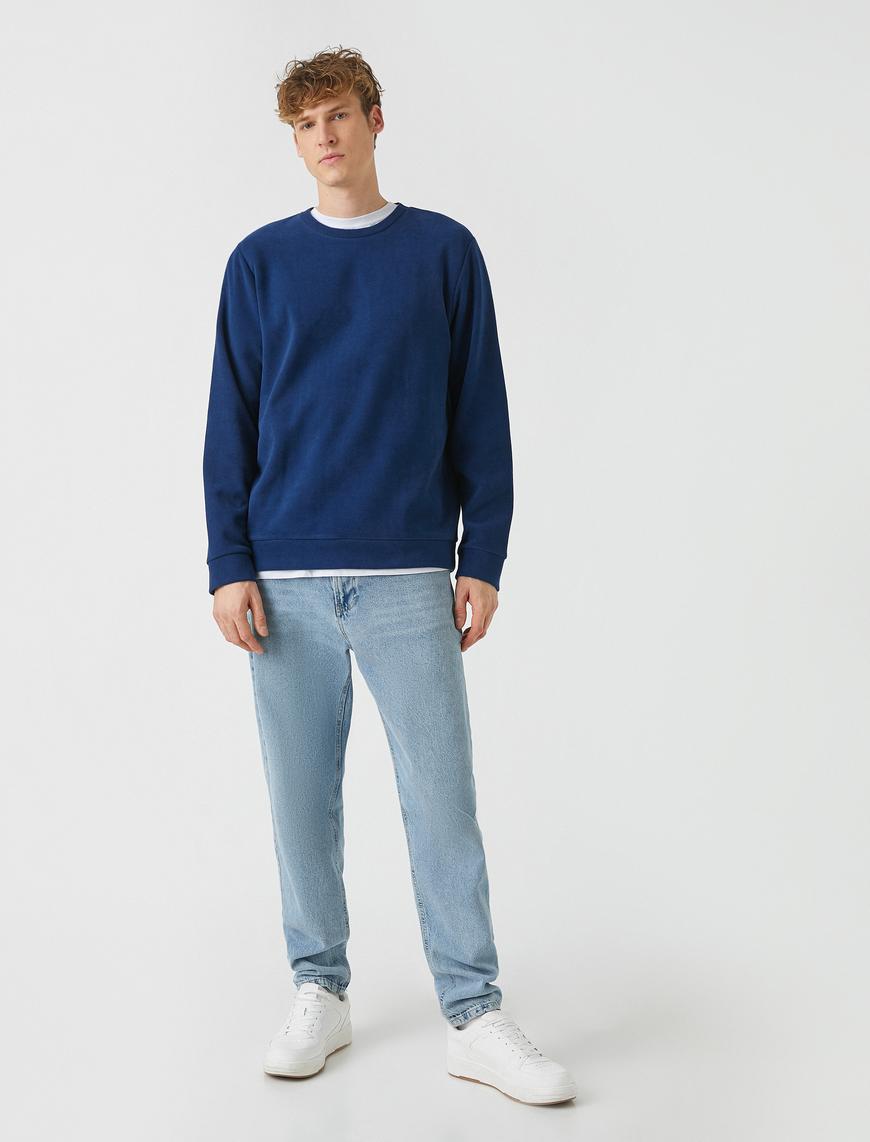   Basic Sweatshirt