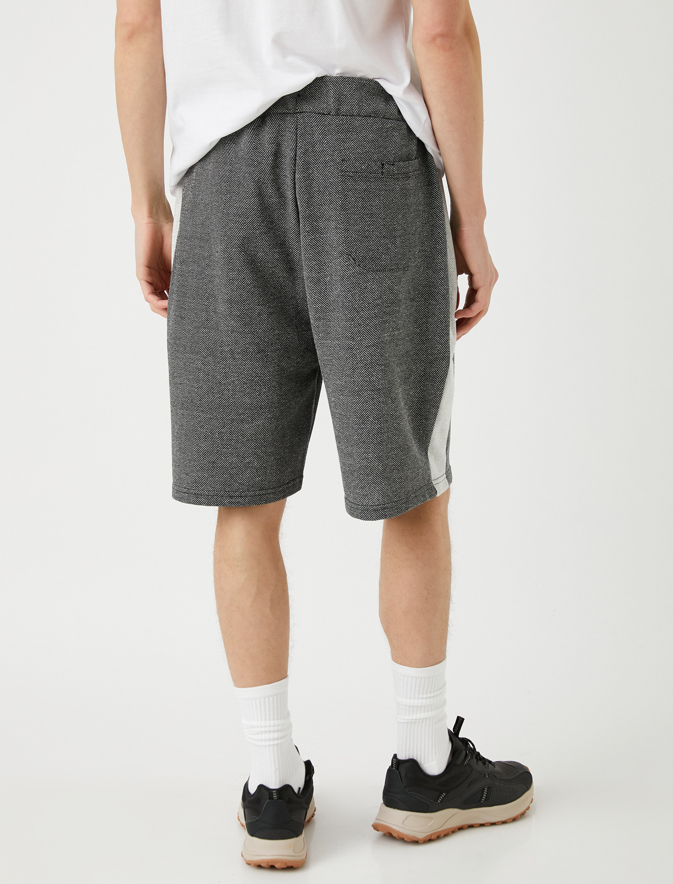   Desenli Şeritli Şort