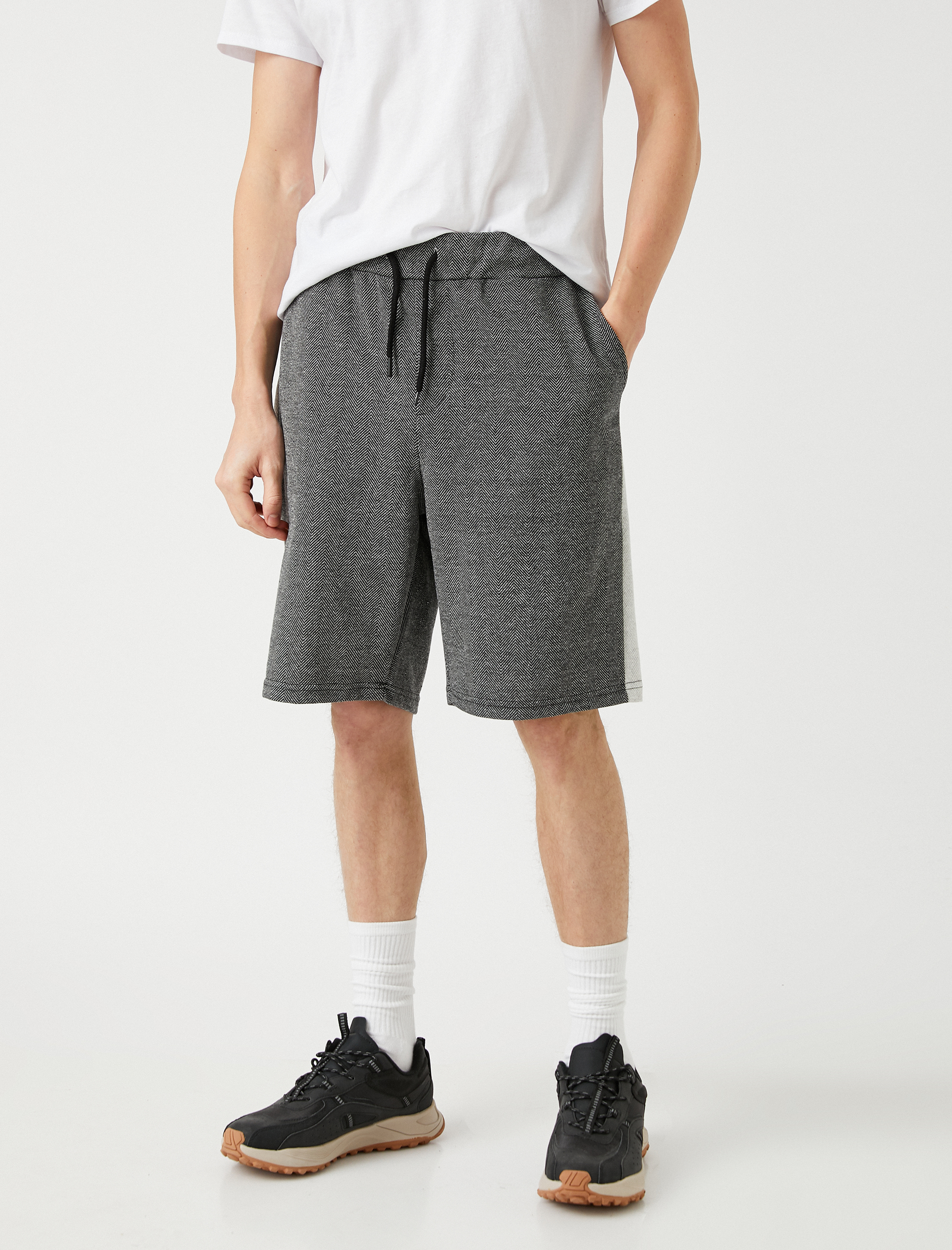   Desenli Şeritli Şort