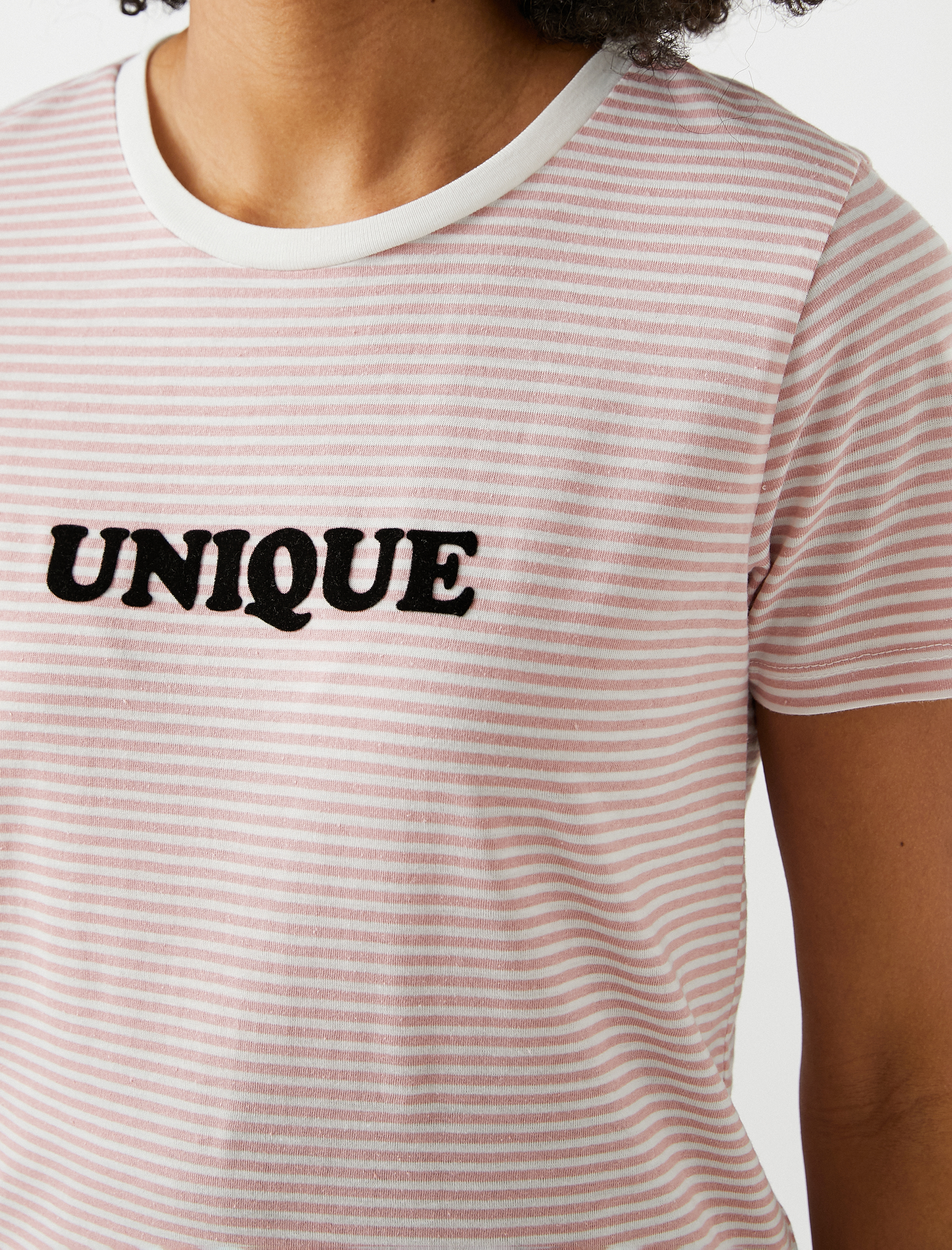   Kısa Kollu Bisiklet Yaka Tişört