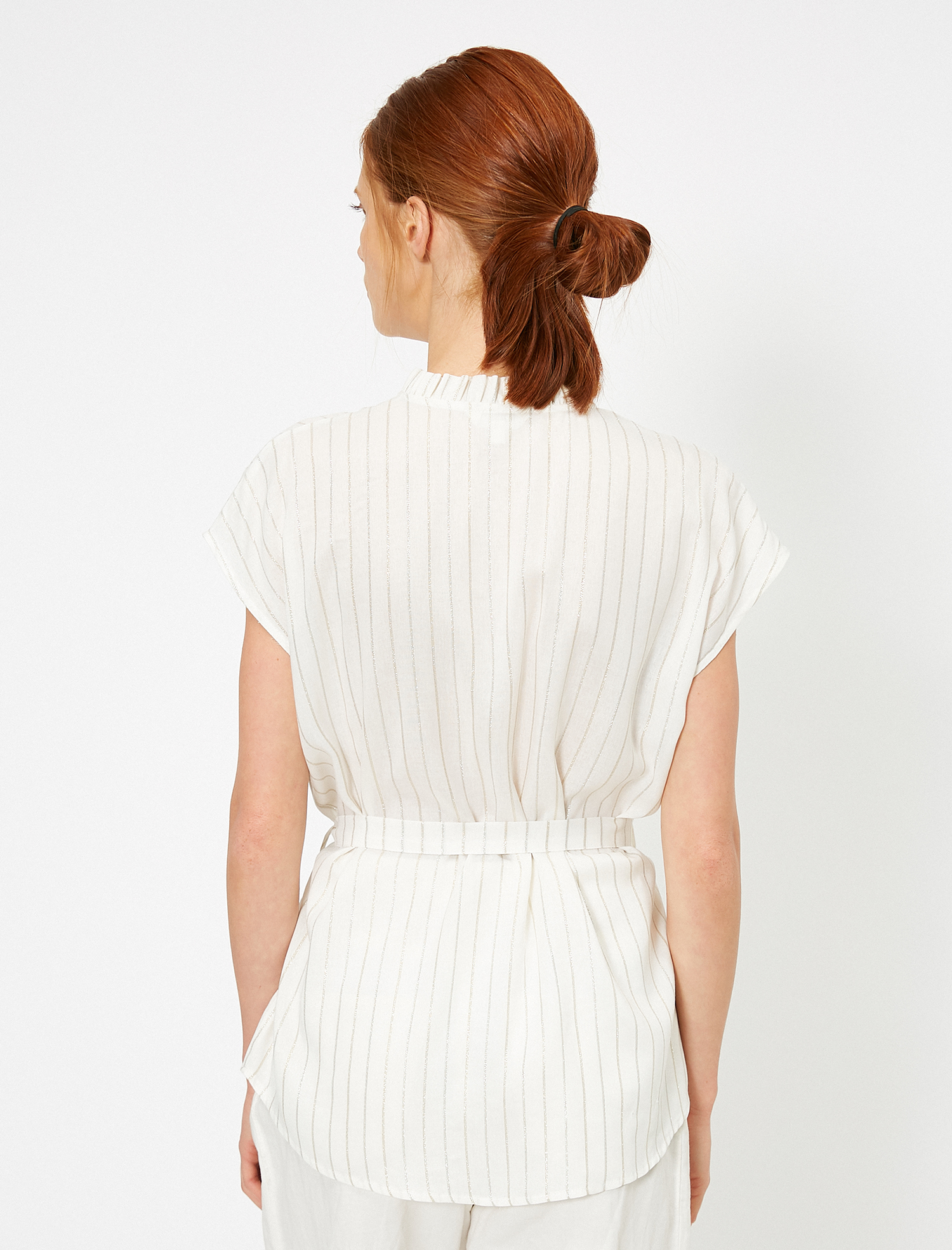   Yaka Bağlama Detaylı Kısa Kollu Bluz