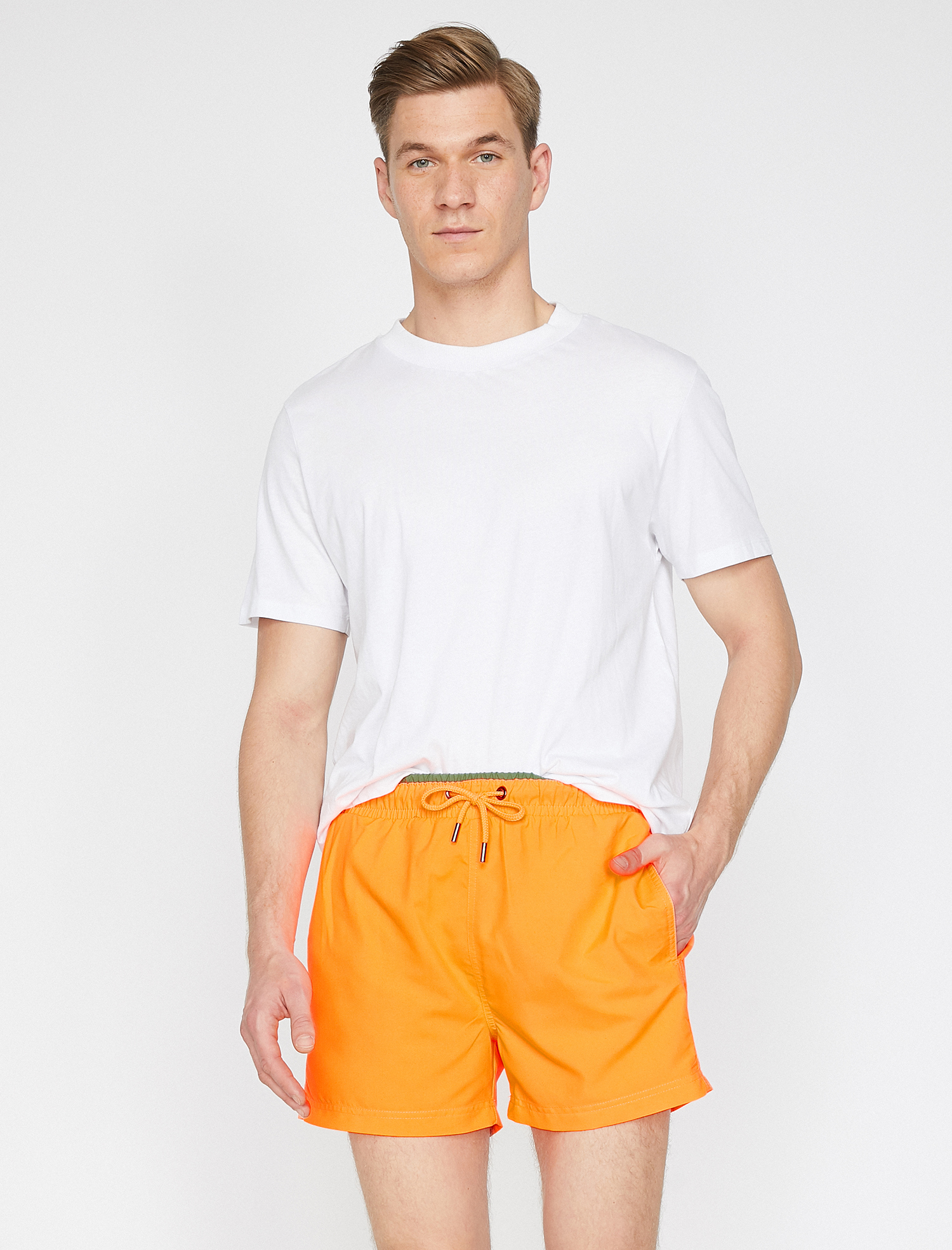   Deniz Şortu Beli Bağcıklı Cep Detaylı