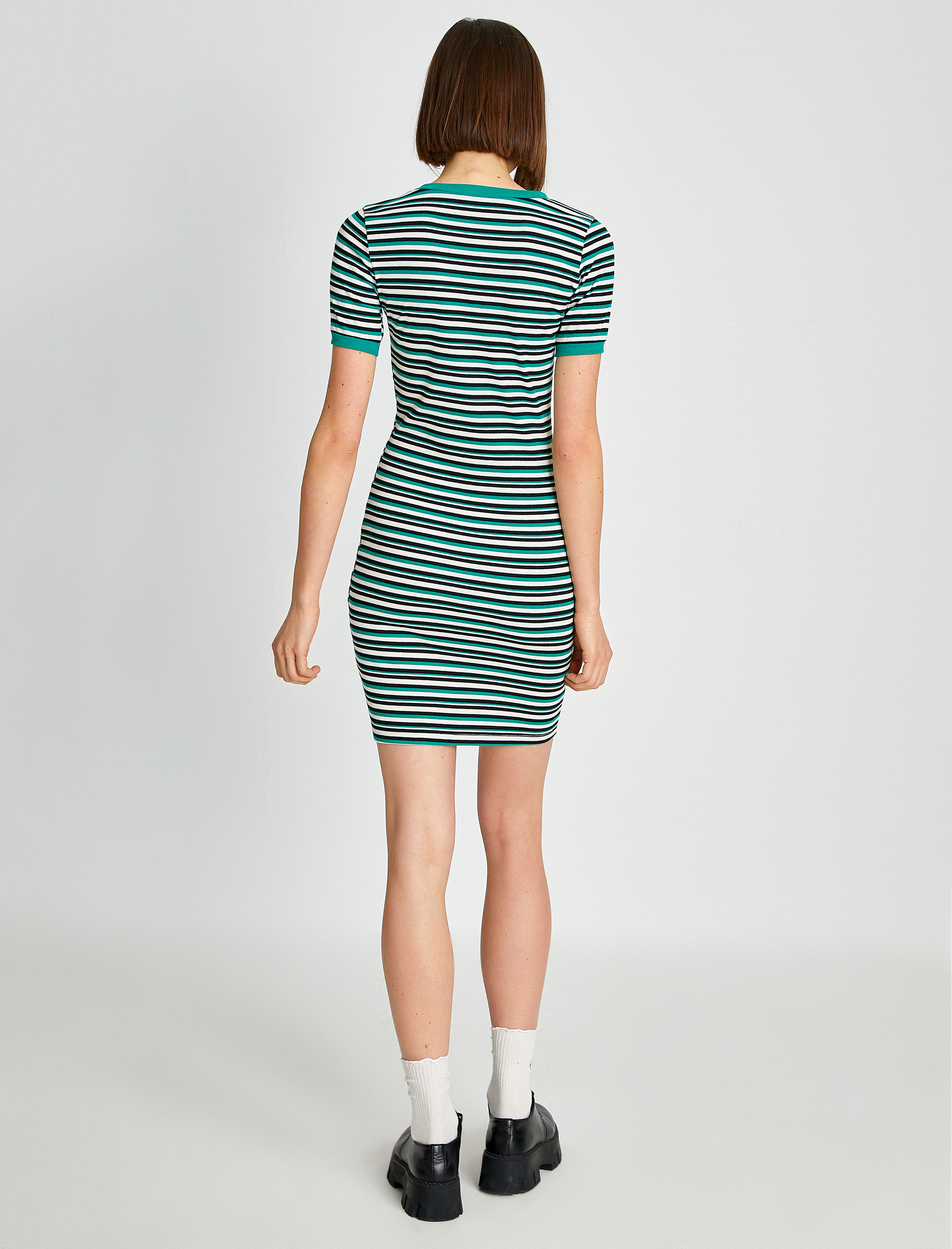   Kısa Kollu Mini Elbise