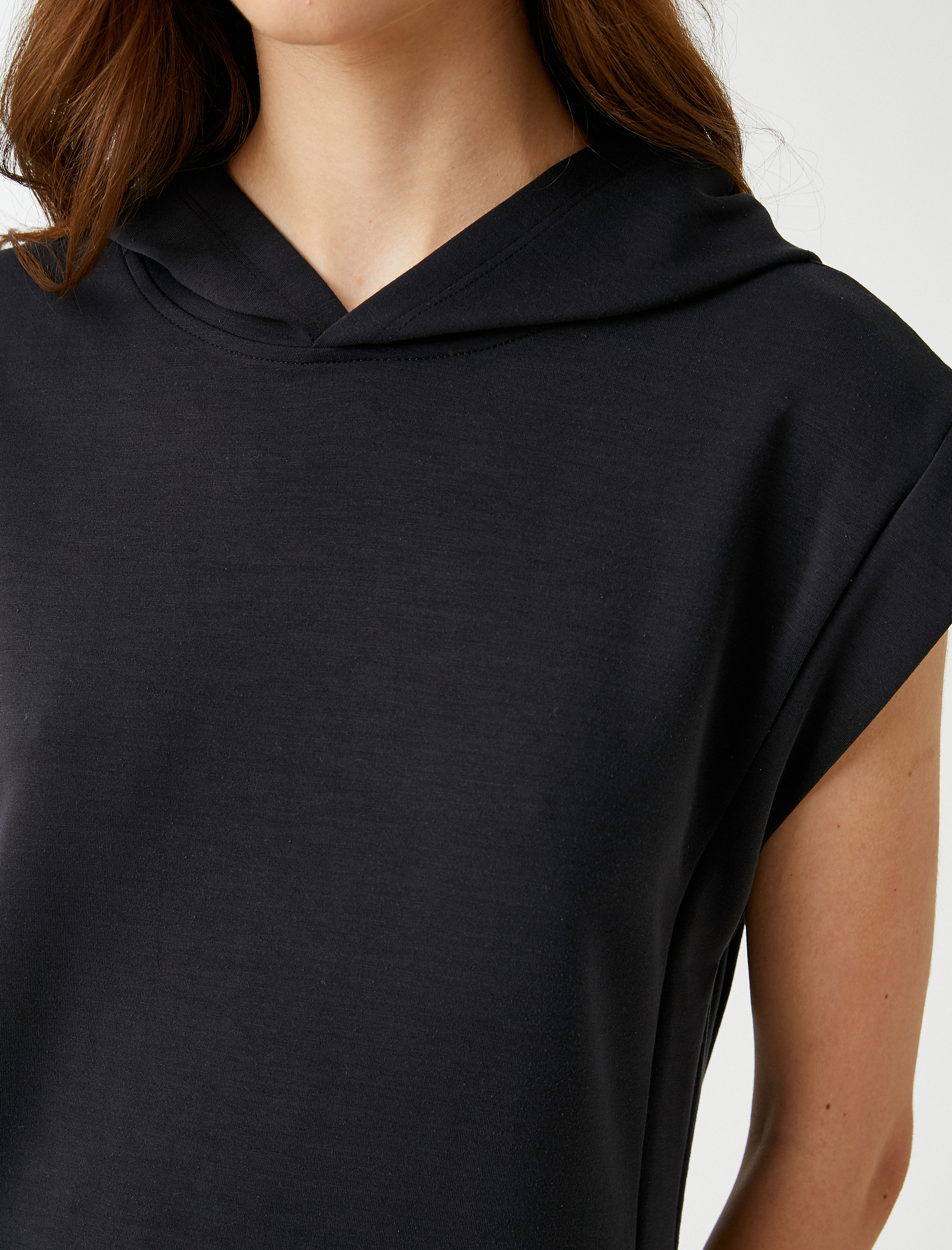   Kolsuz Kapüşonlu Sweatshirt