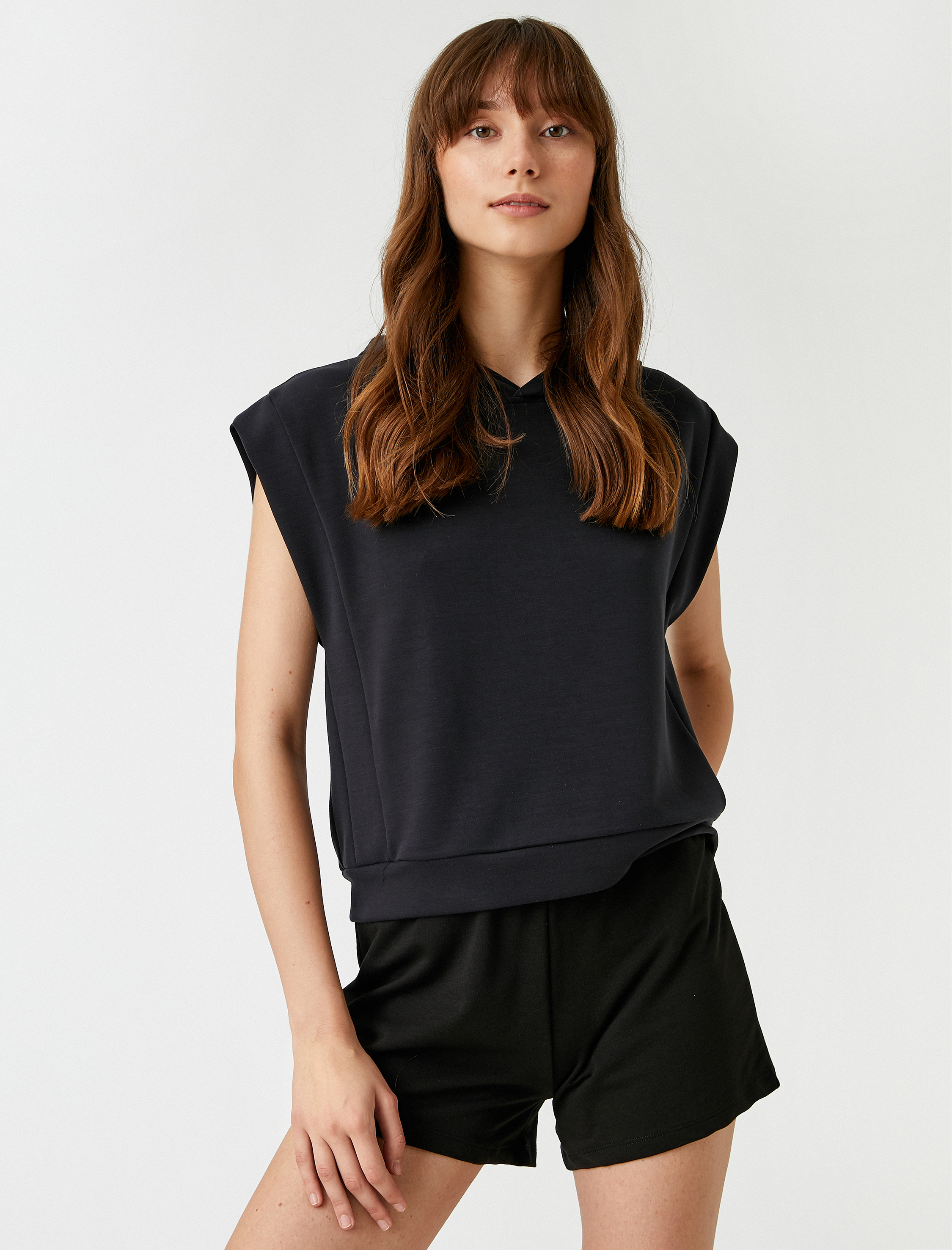   Kolsuz Kapüşonlu Sweatshirt