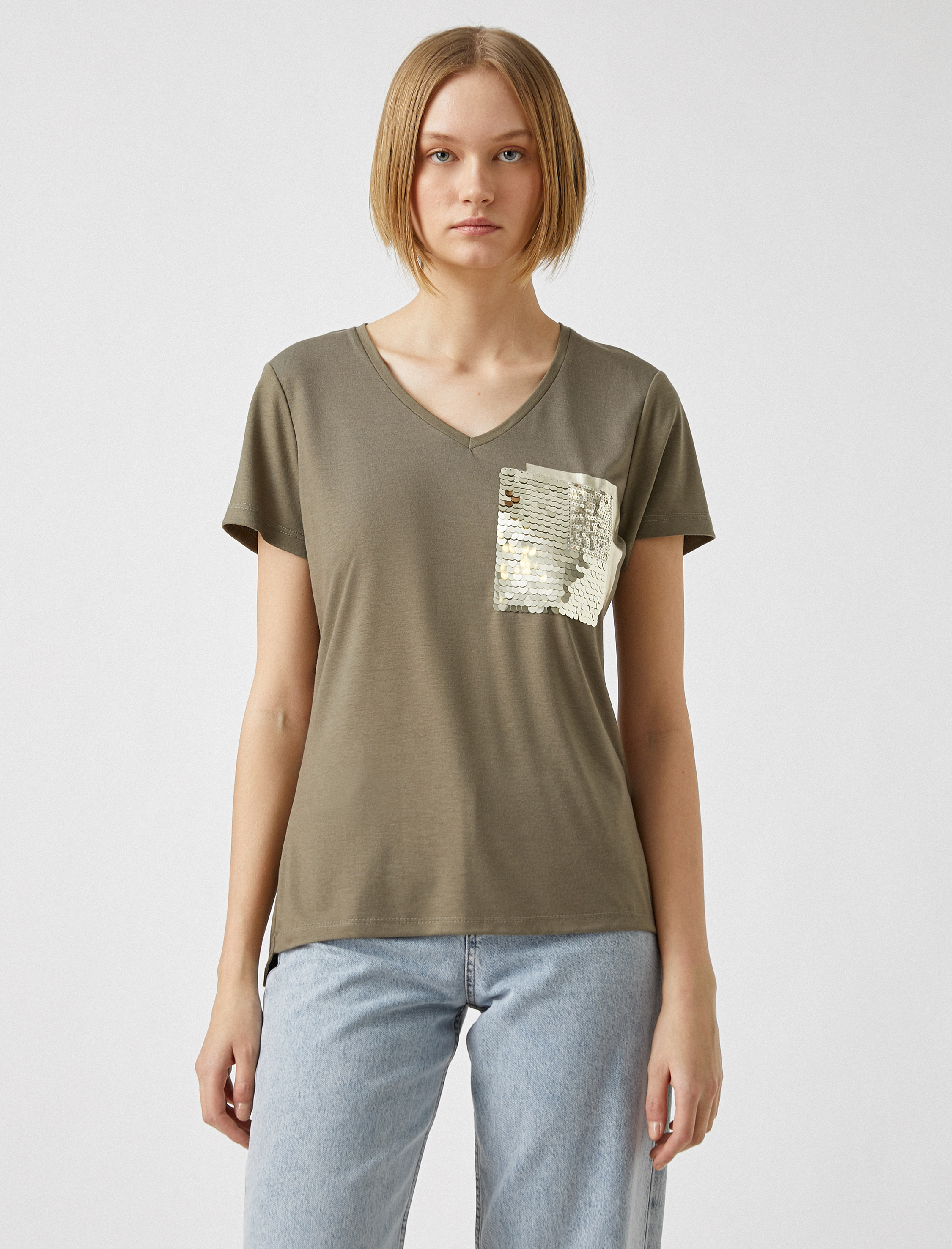   V Yaka Payet Kısa Kollu Tişört