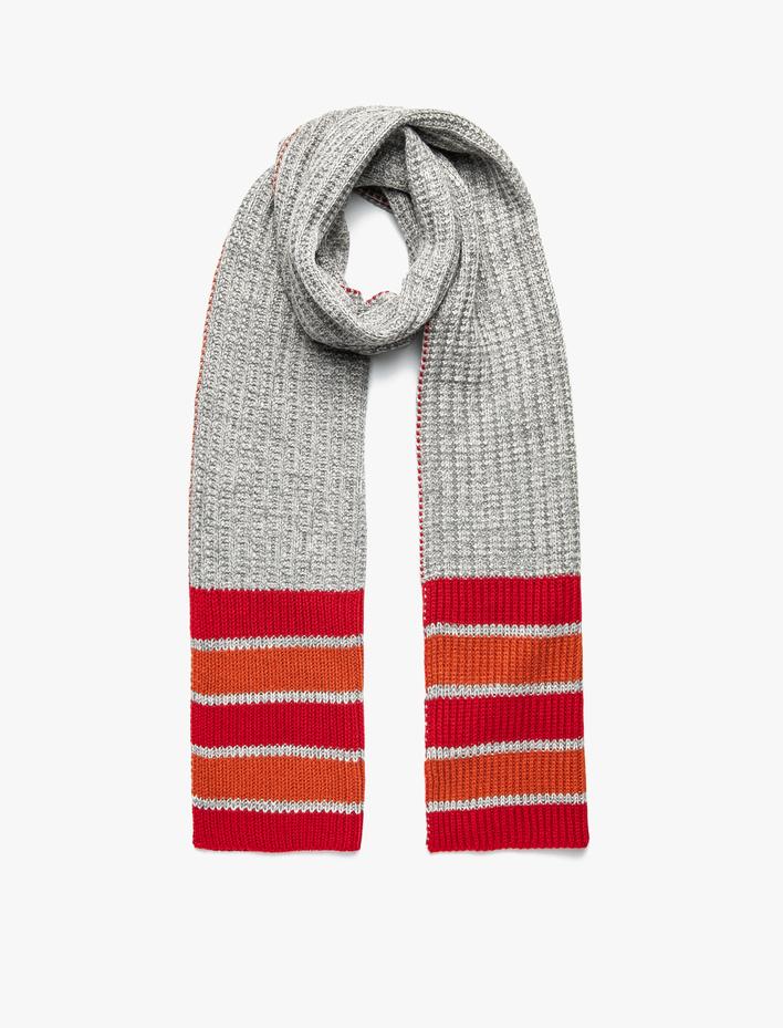 Kadın Çizgili Örgü Atkı