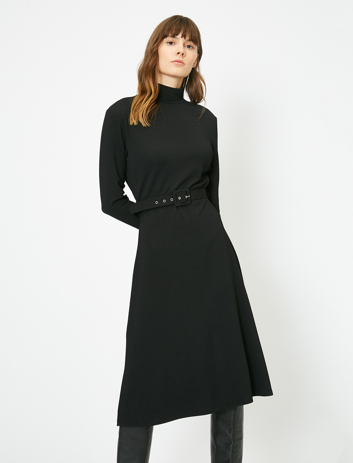   Düğme Detaylı Tişört