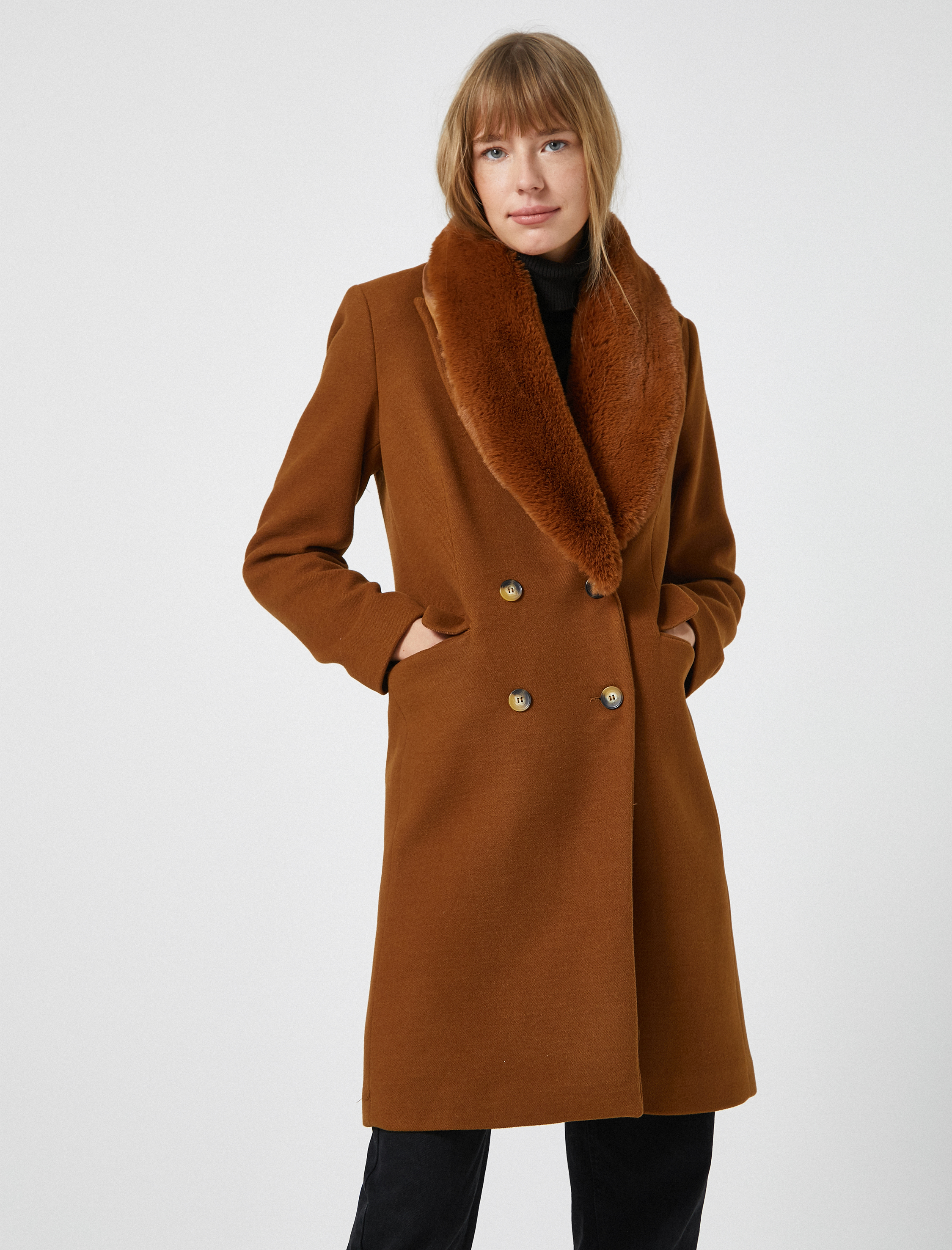   Suni Kürk Detaylı Düğmeli Kaşe Kaban