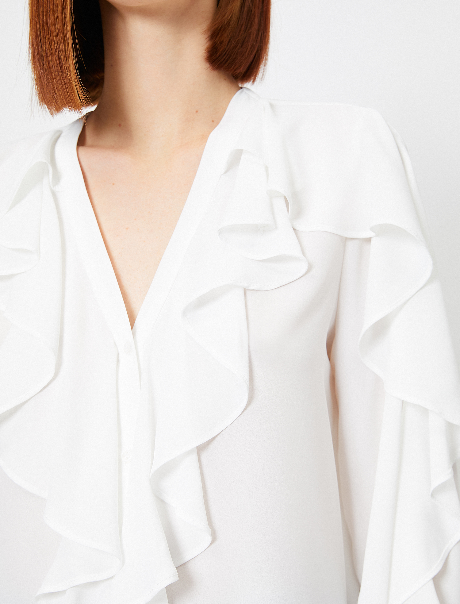   V Yaka Volanlı Gömlek