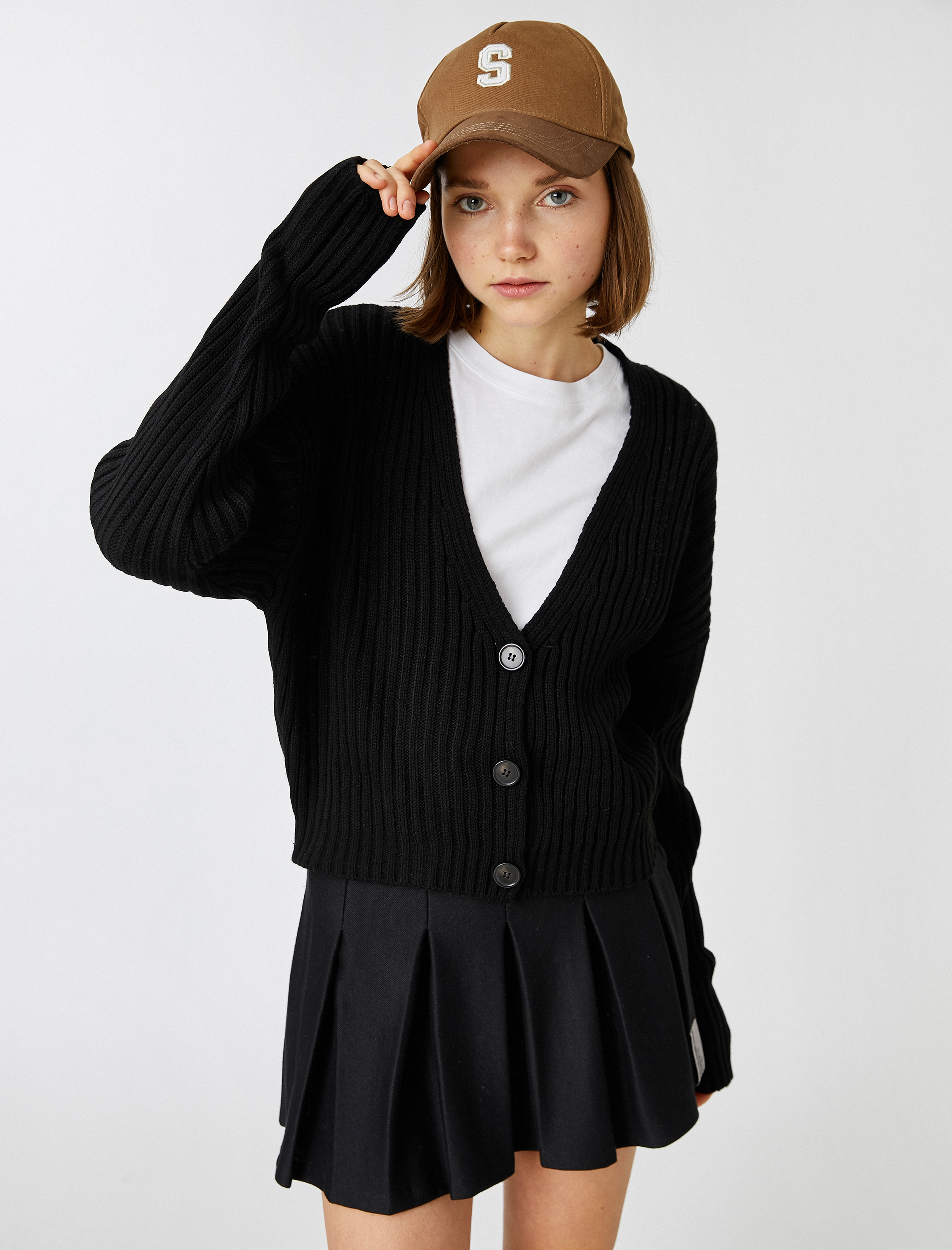   V Yaka Düğmeli Uzun Kollu Hırka