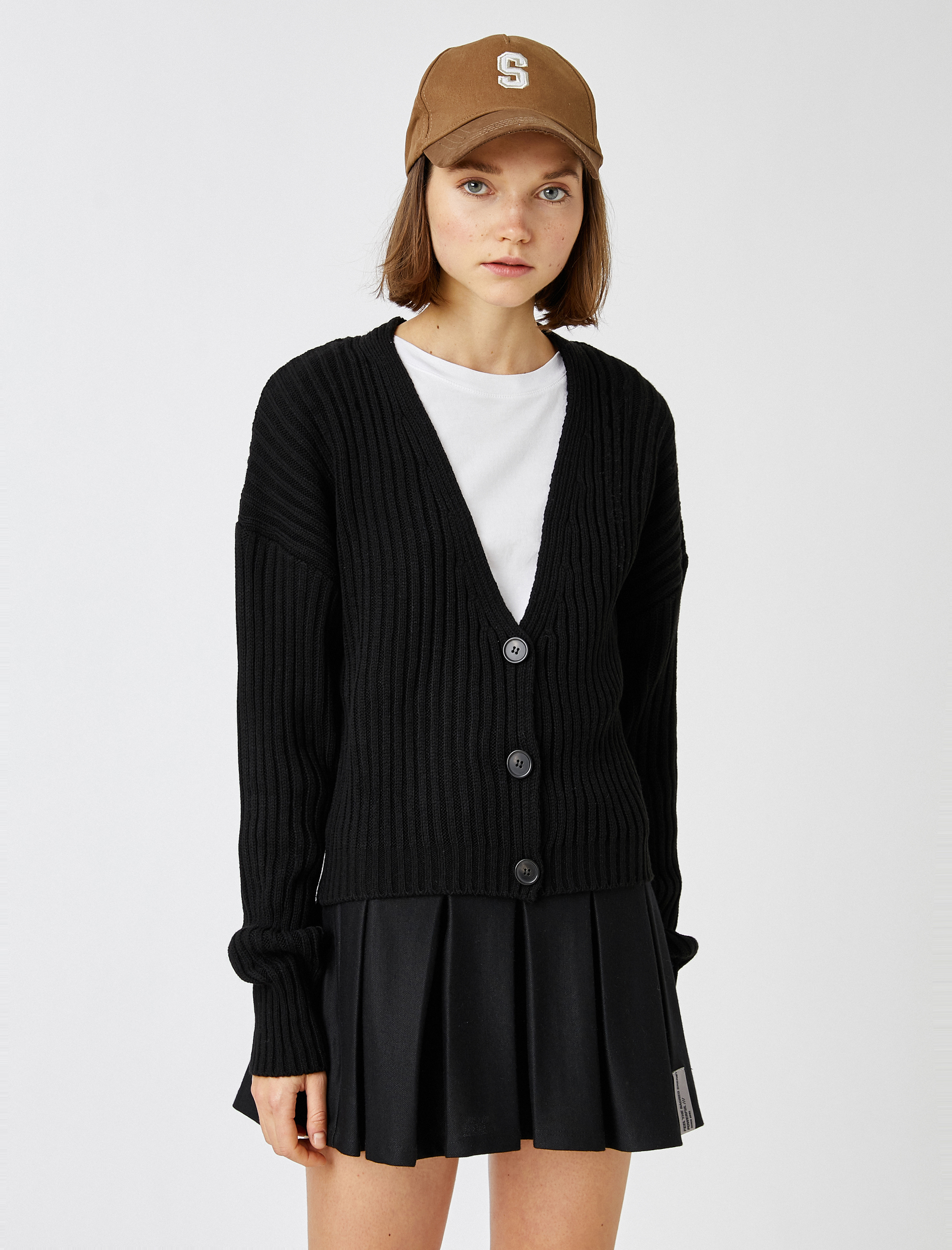   V Yaka Düğmeli Uzun Kollu Hırka