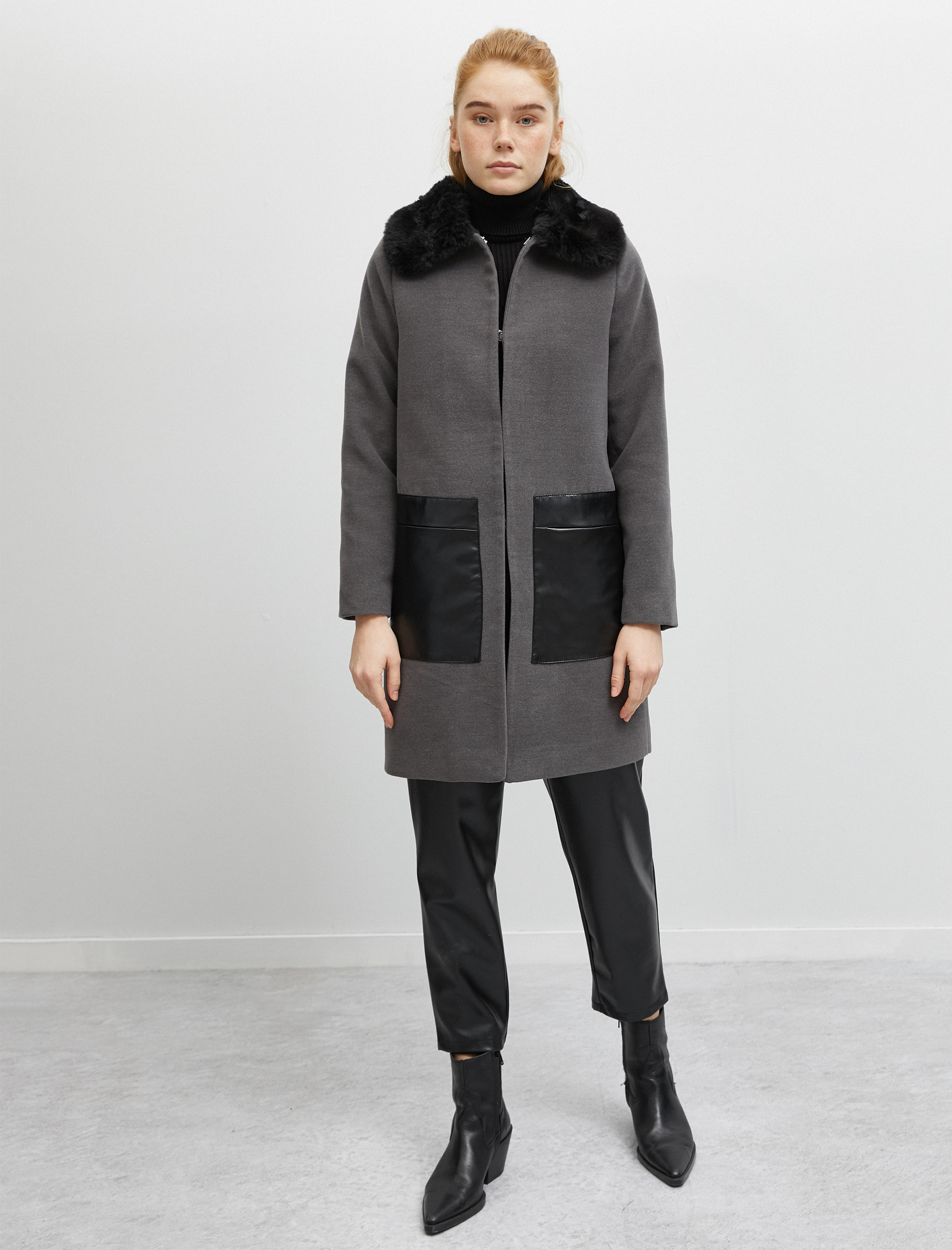   Yakası Suni Kürklü Kaban