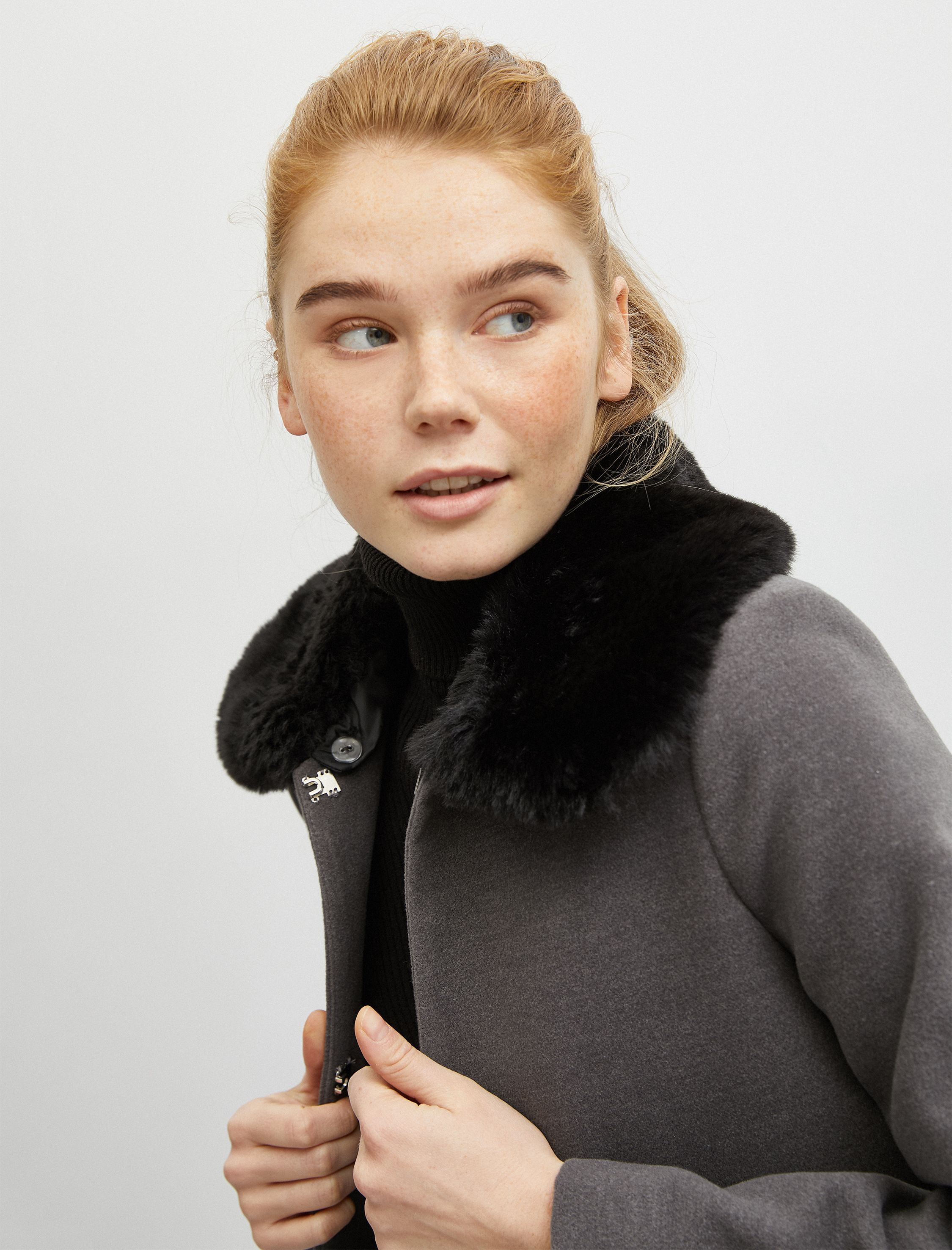   Yakası Suni Kürklü Kaban