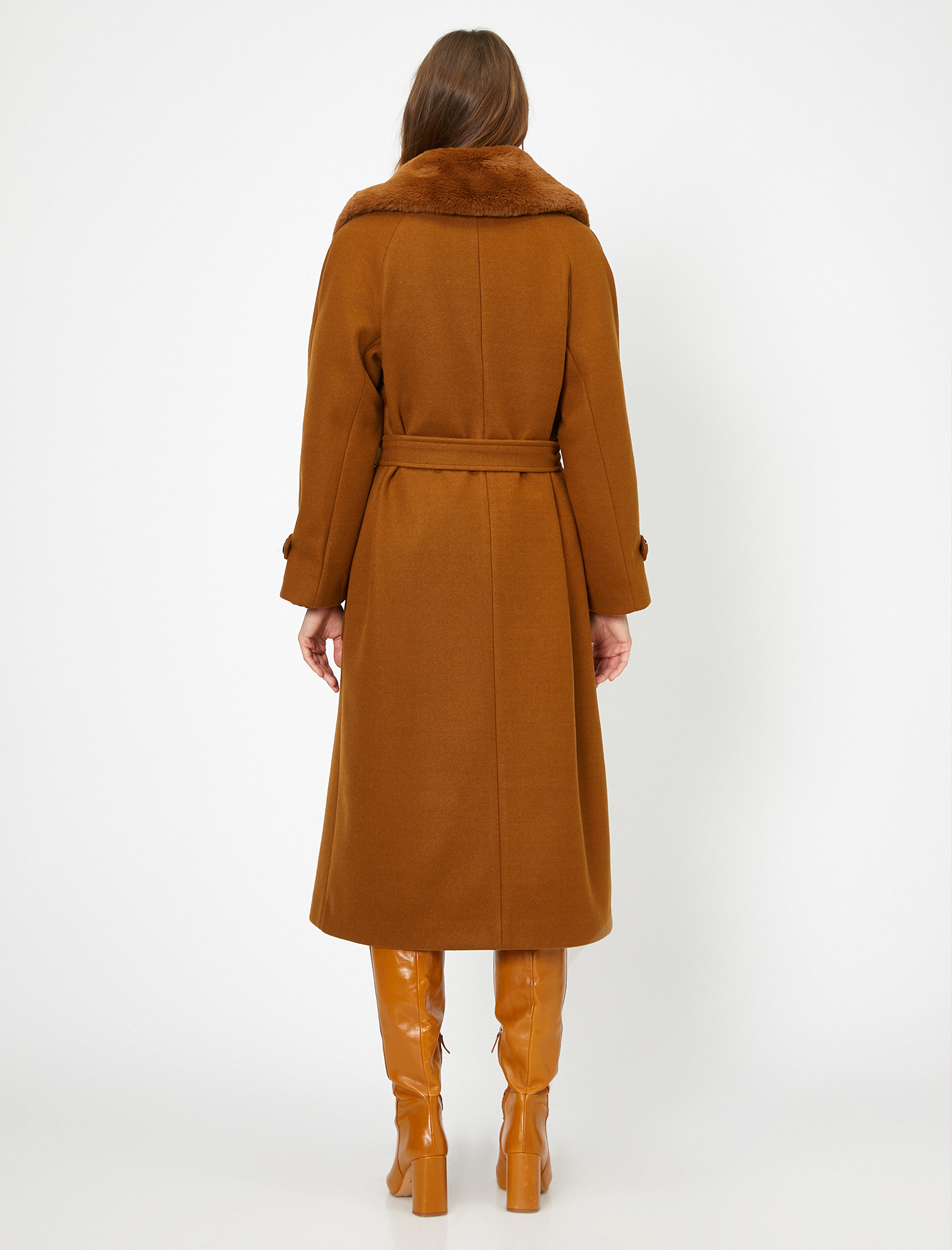   Yakası Suni Kürklü Kaban