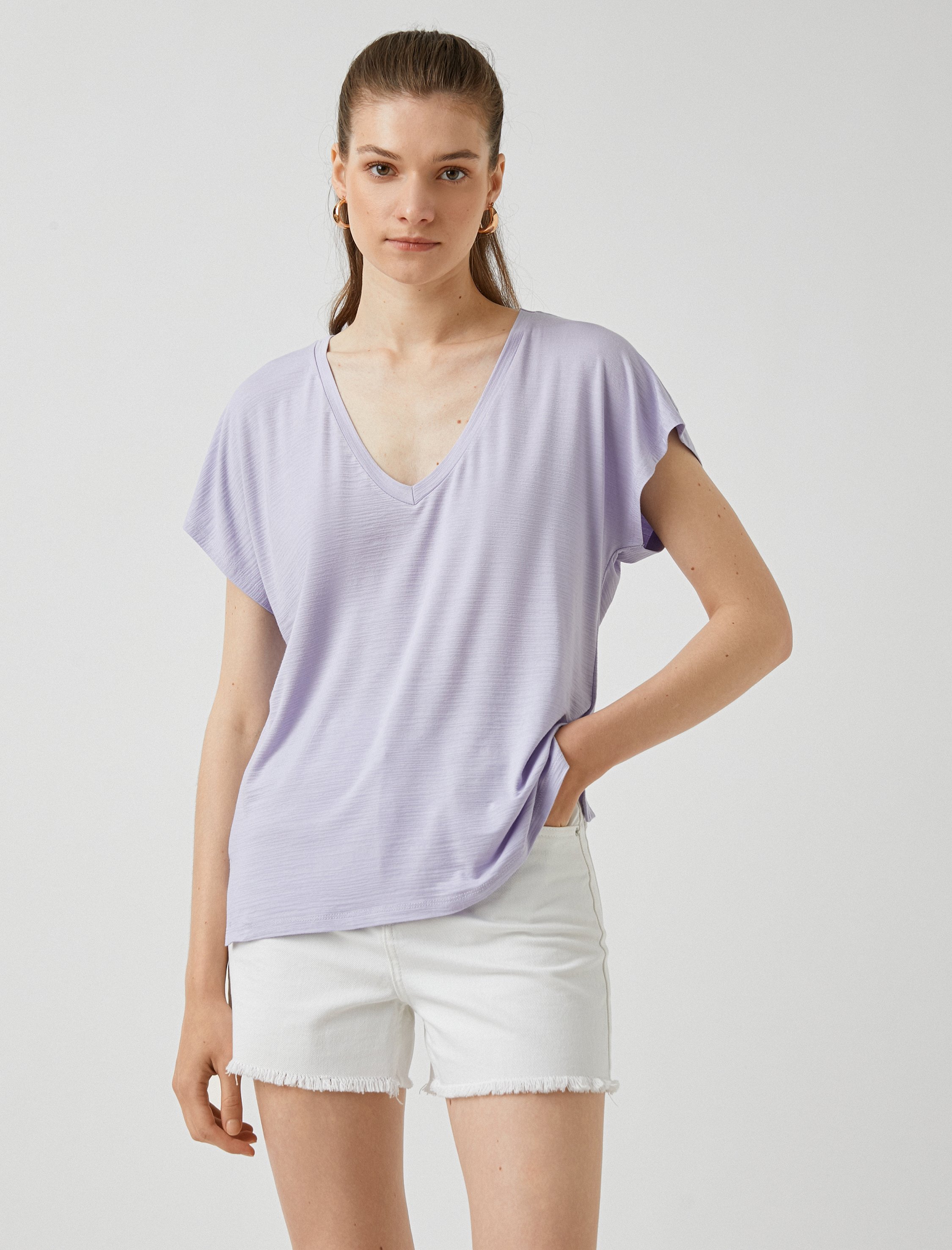   Basic Tişört V Yaka İpek Görünümlü