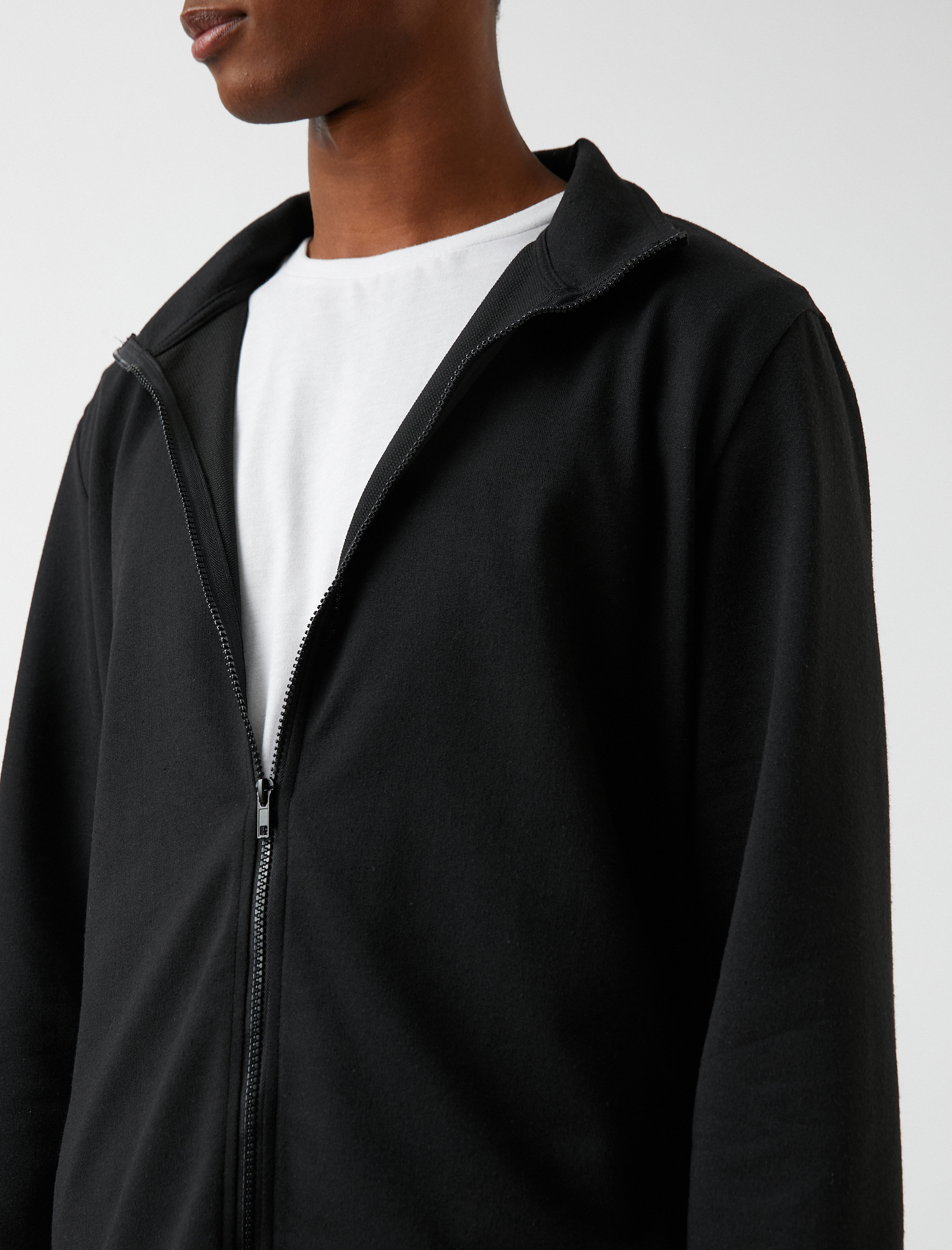   Fermuarlı Dik Yaka Sweatshirt