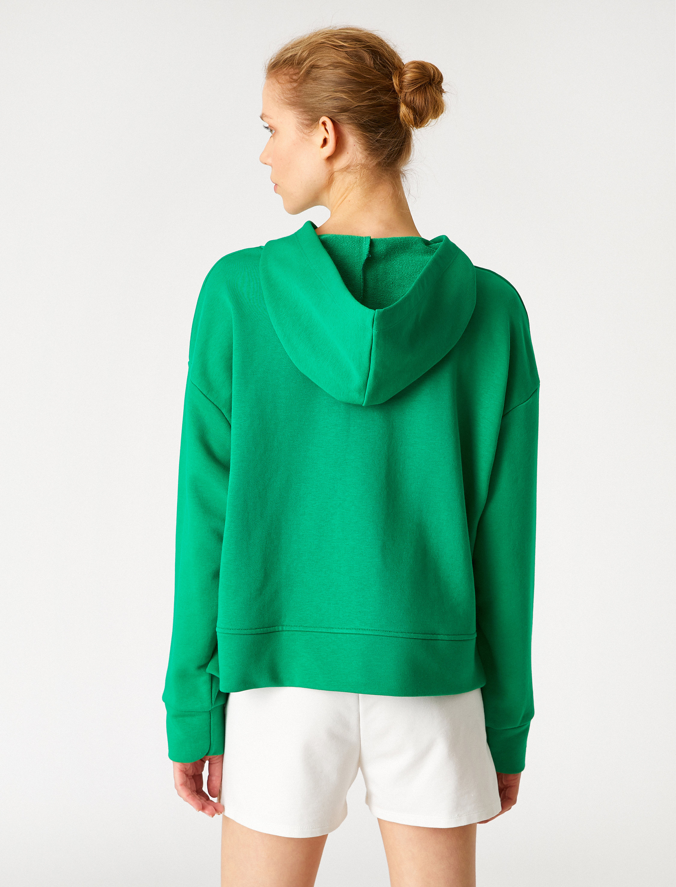   Uzun Kollu Kapüşonlu Sweatshirt