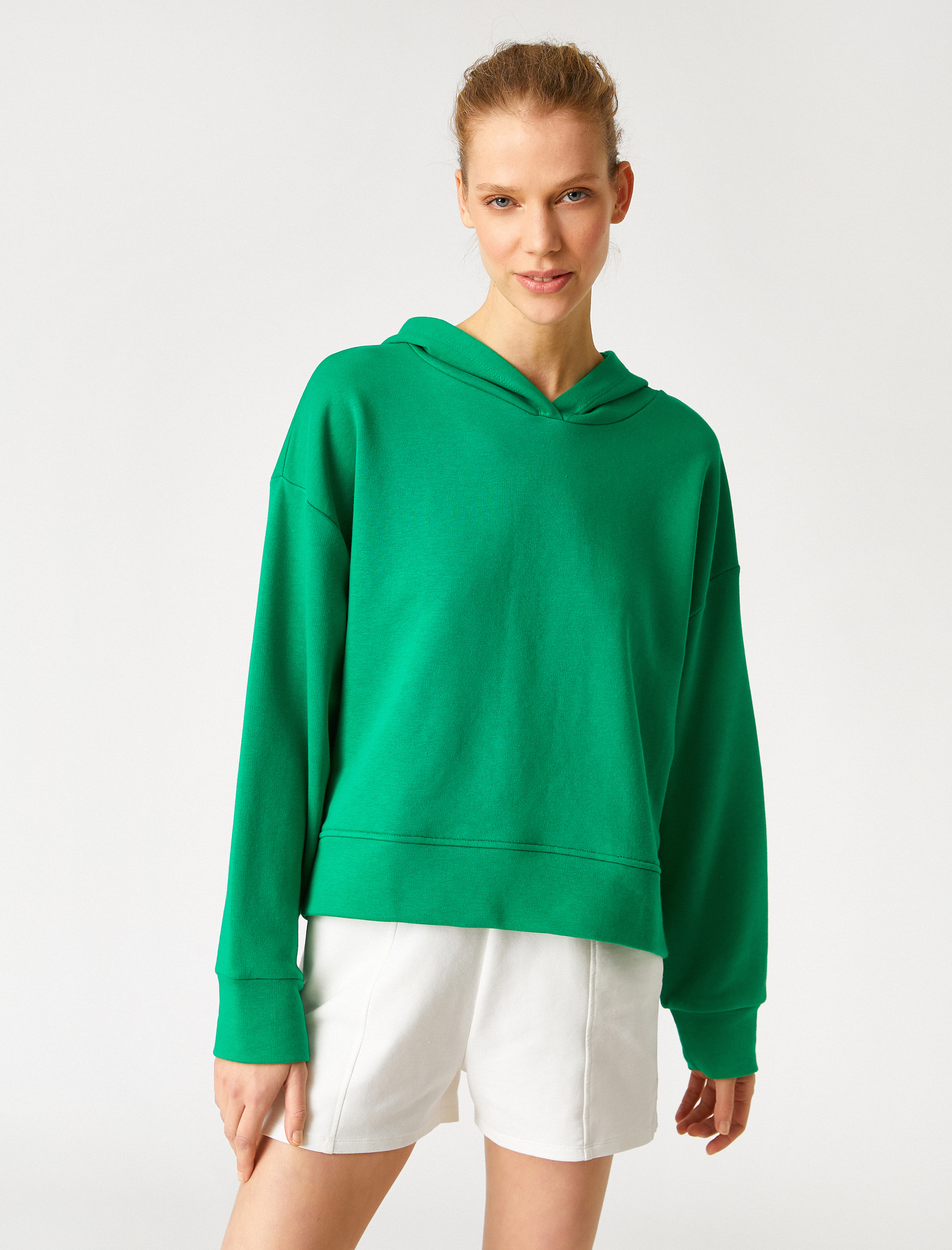   Uzun Kollu Kapüşonlu Sweatshirt