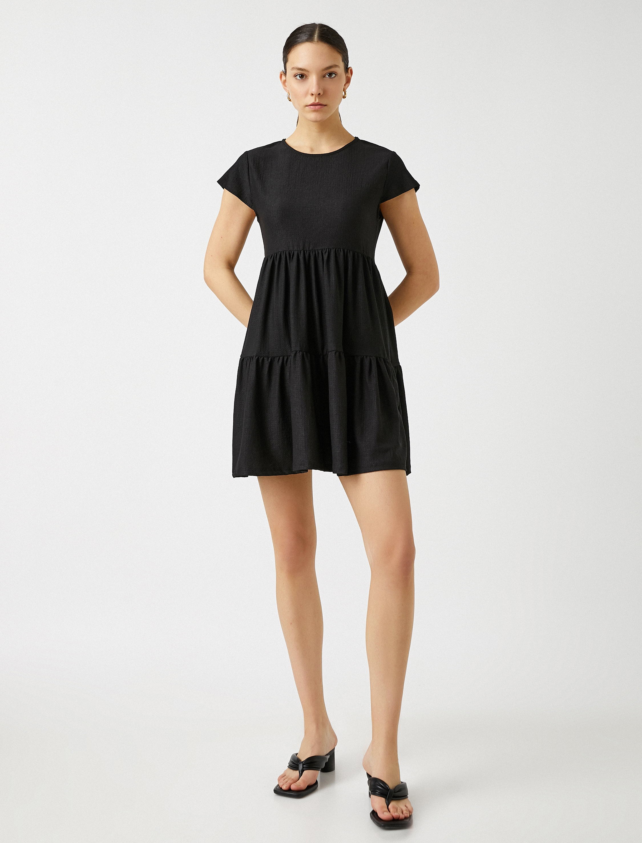   Fırfırlı Elbise Kısa Kollu