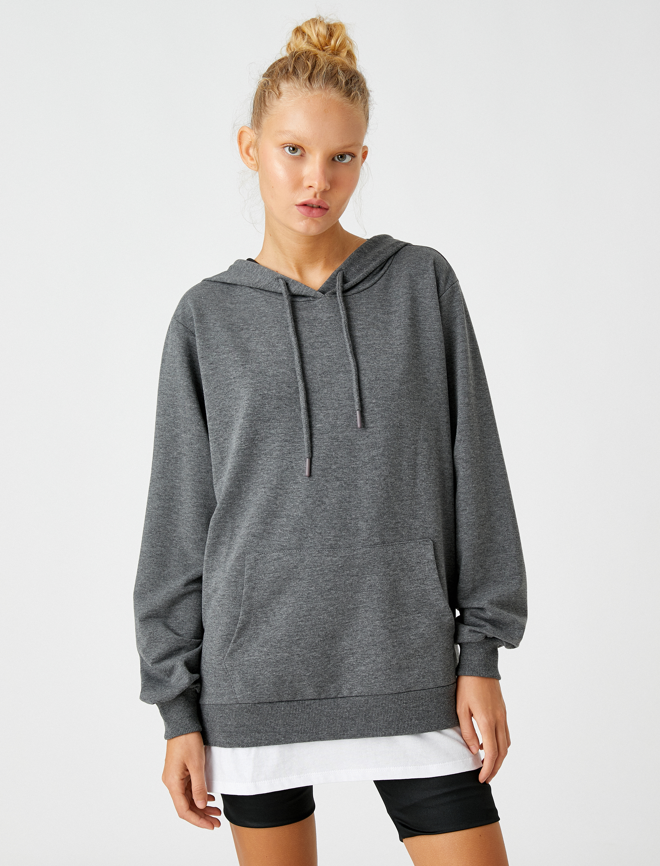   Kapüşonlu Cepli Sweatshirt