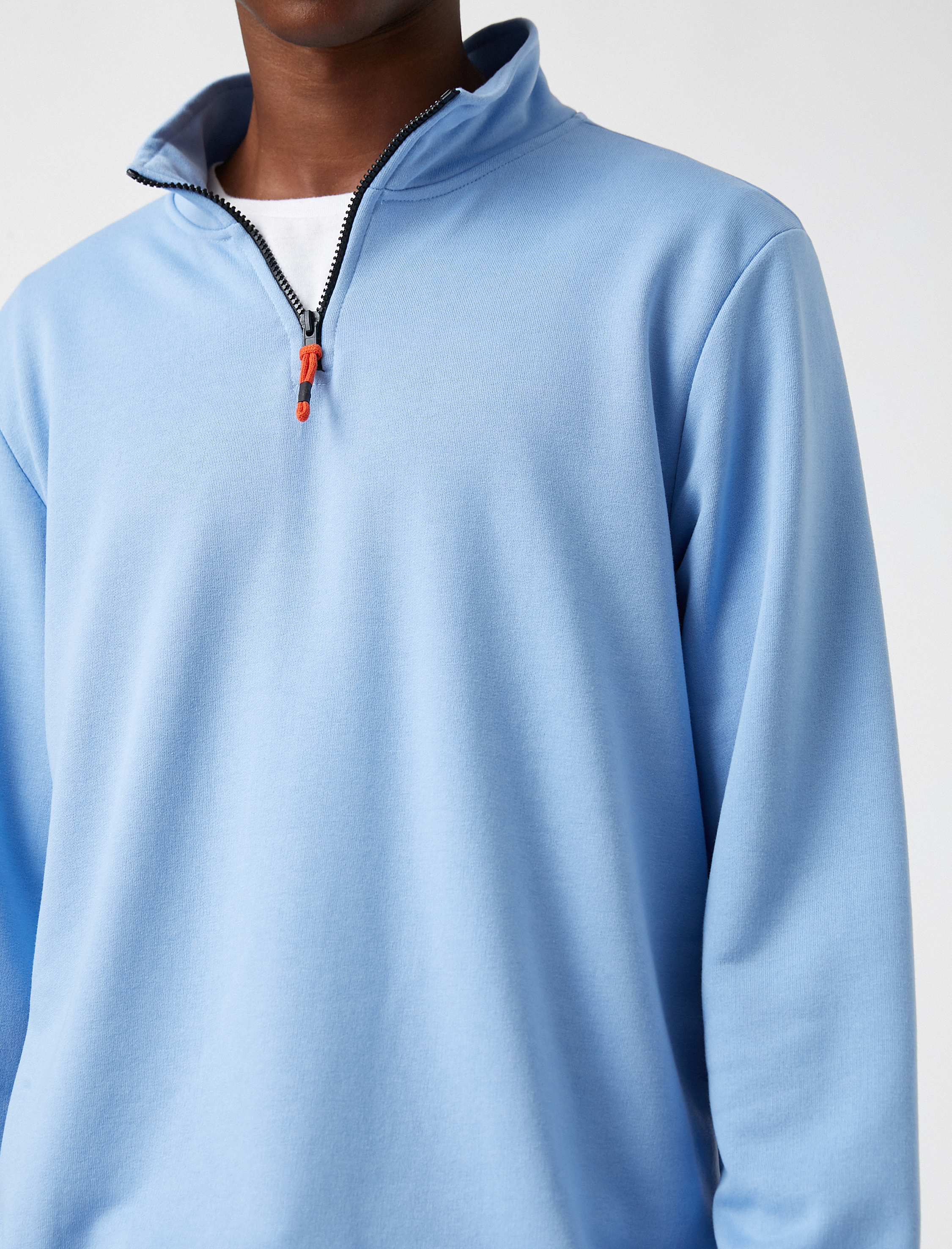   Dik Yaka Fermuarlı Sweatshirt